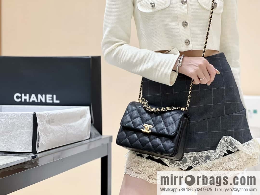 CHANEL 22k autumn and winter high-end ready-to-wear series, lychee leather square fat AS3580 black