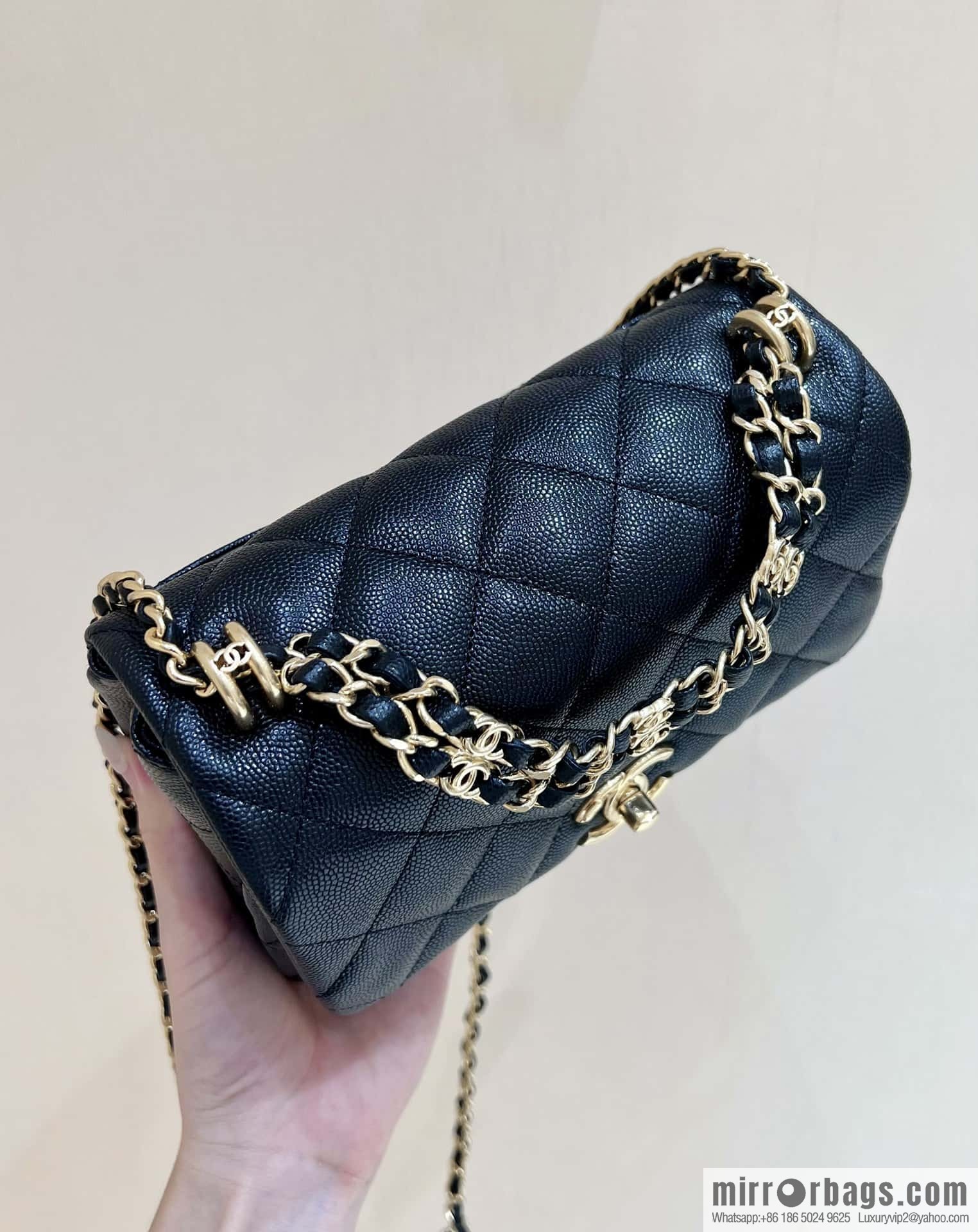 CHANEL 22k autumn and winter high-end ready-to-wear series, lychee leather square fat AS3580 black