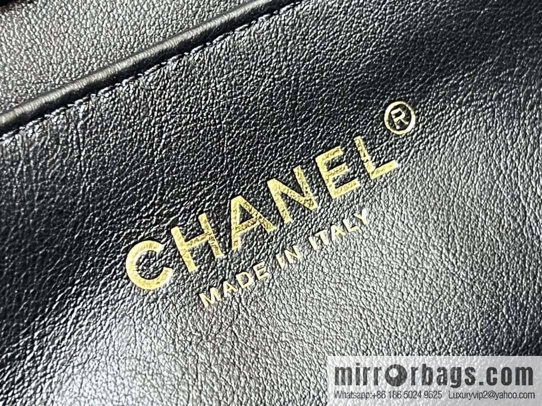 CHANEL 22k autumn and winter high-end ready-to-wear series, lychee leather square fat AS3580 black