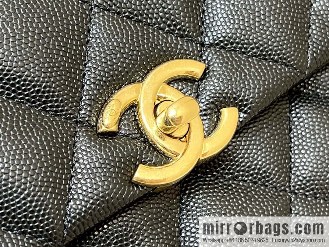 CHANEL 22k autumn and winter high-end ready-to-wear series, lychee leather square fat AS3580 black