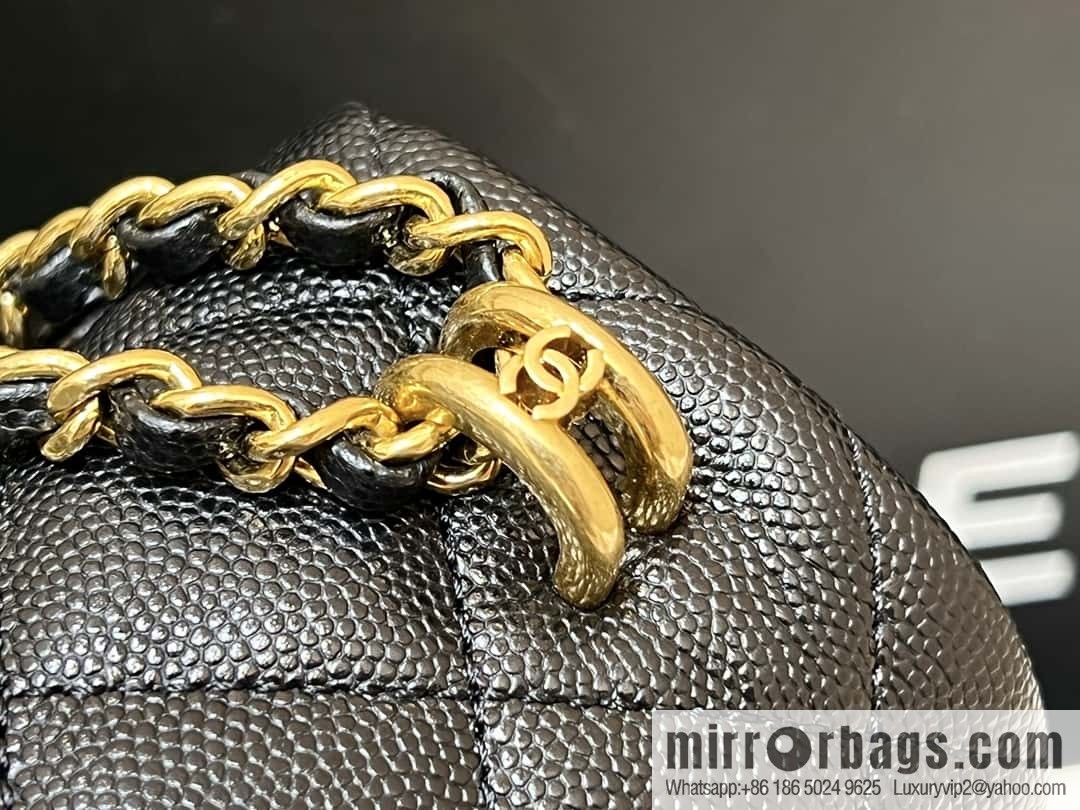 CHANEL 22k autumn and winter high-end ready-to-wear series, lychee leather square fat AS3580 black
