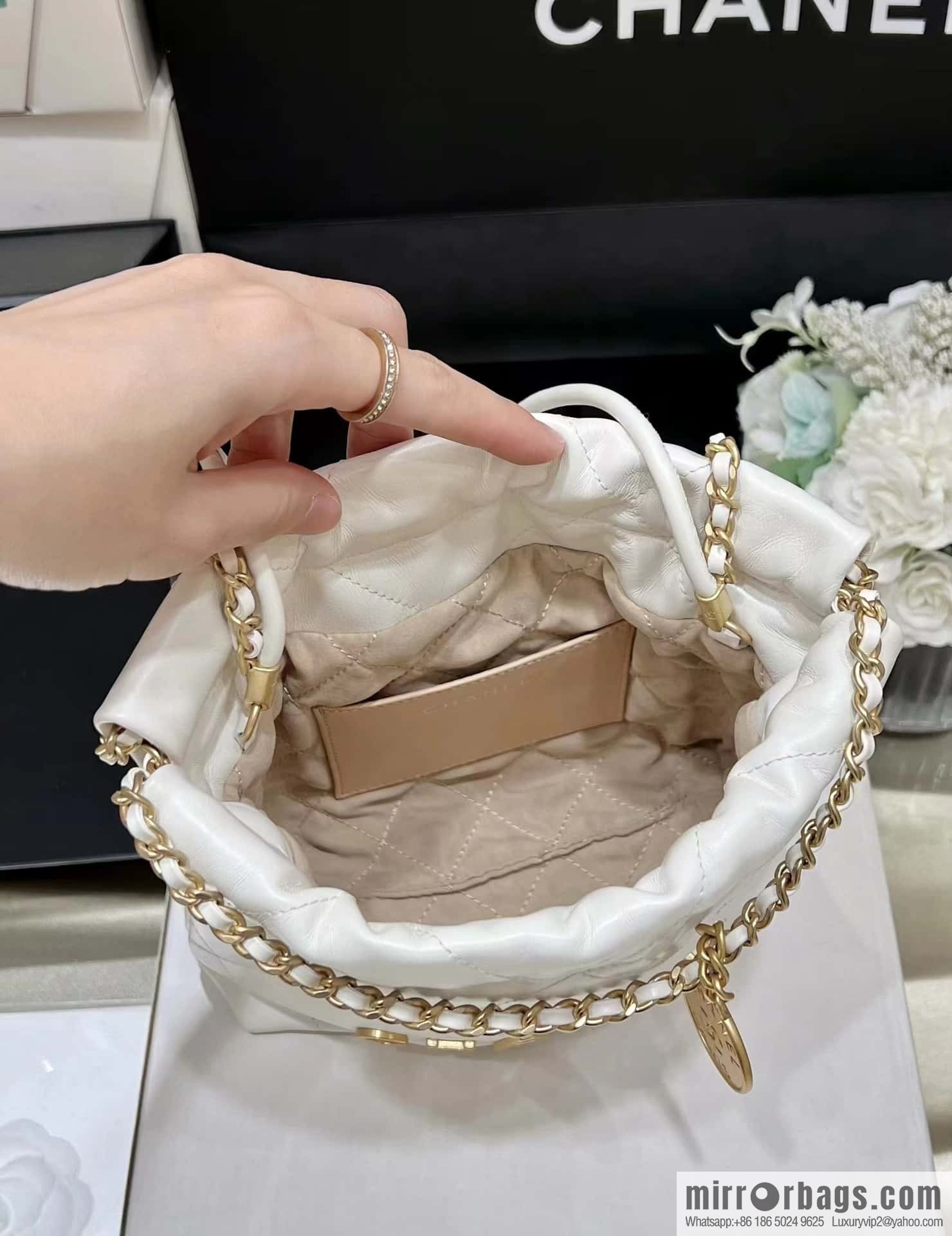 CHANEL 23S spring and summer series mini 22 bags AS3980 white