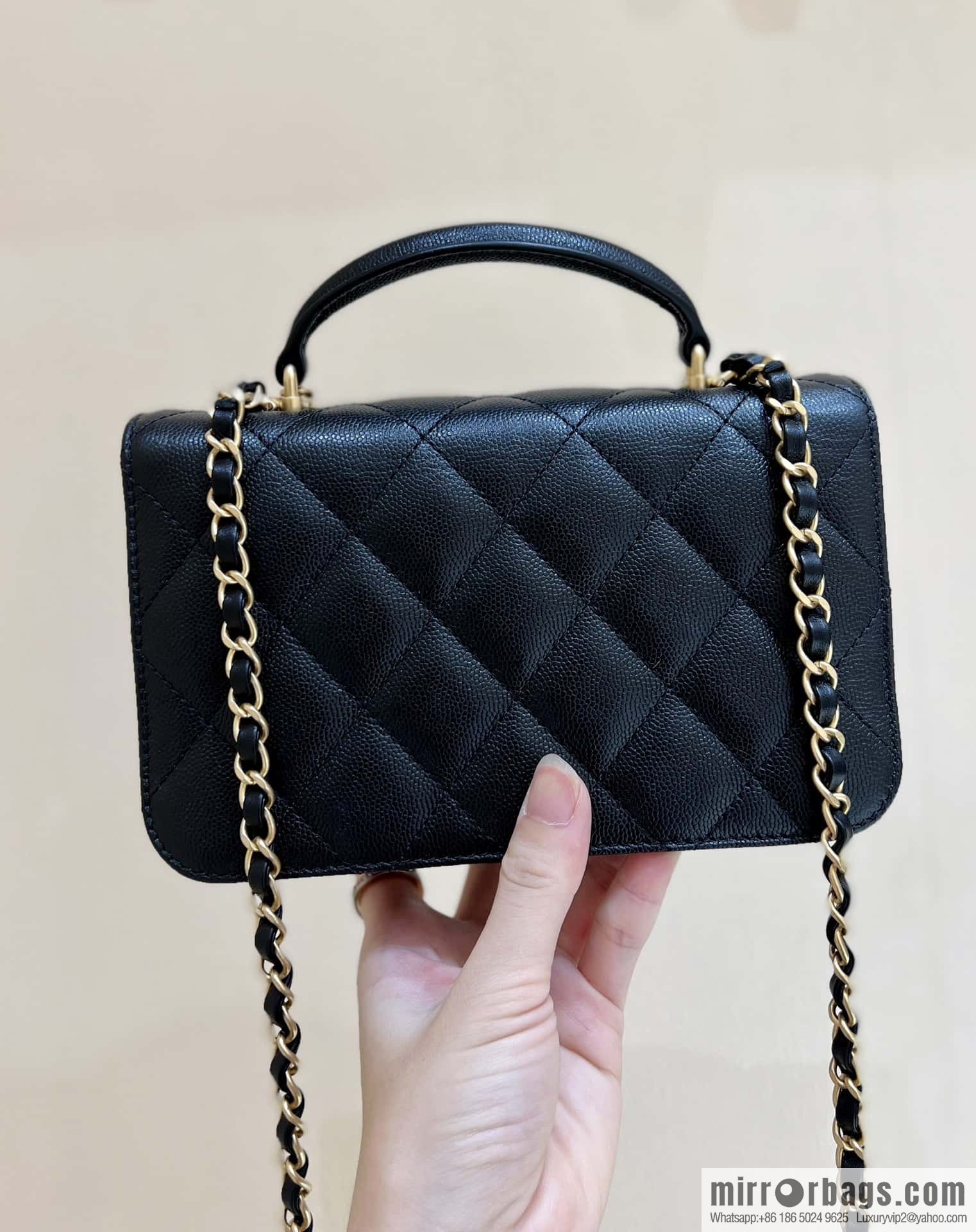 CHANEL 23B autumn and winter trailer series, hidden lychee leather organ bag AS4284