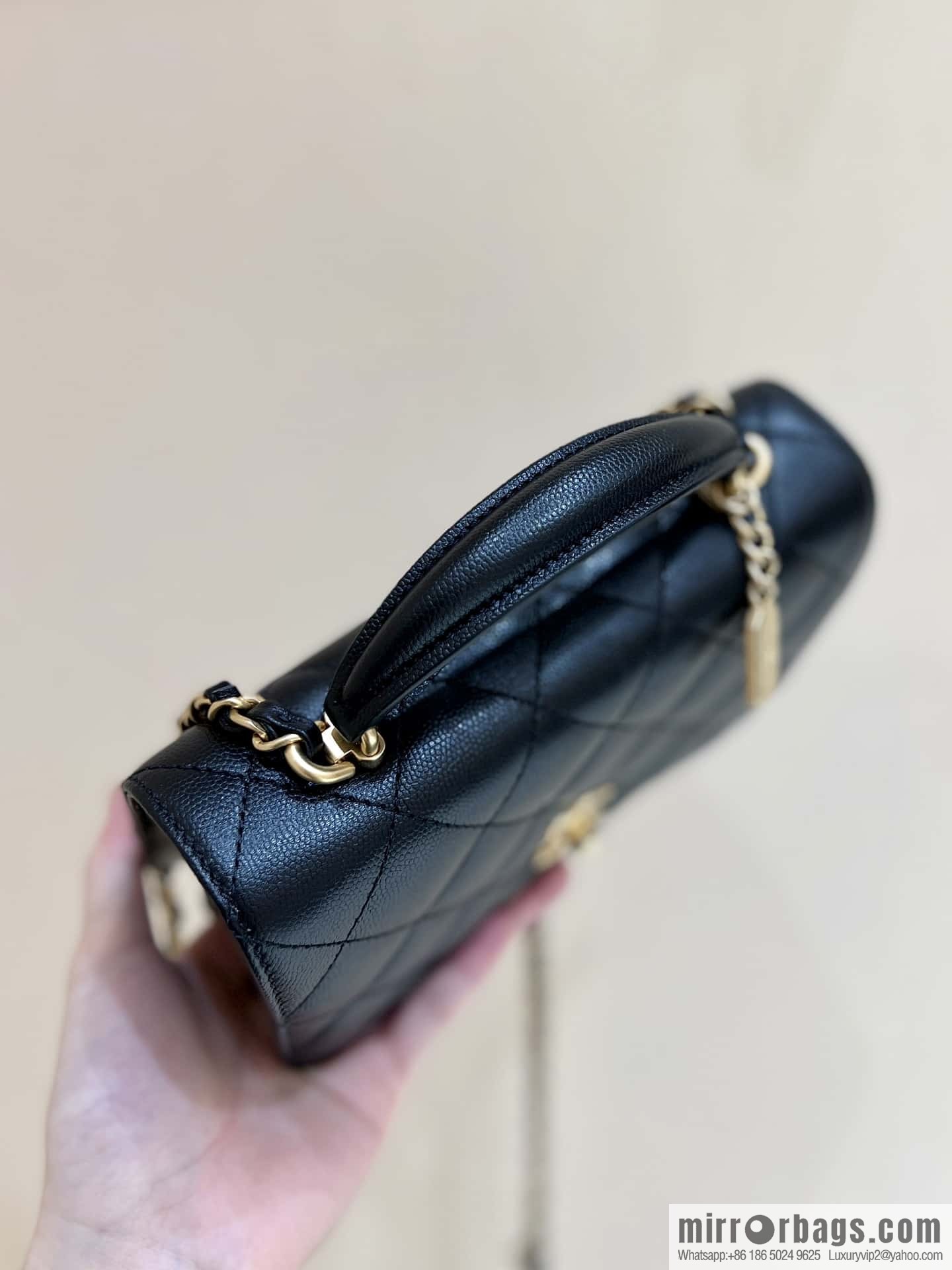 CHANEL 23B autumn and winter trailer series, hidden lychee leather organ bag AS4284