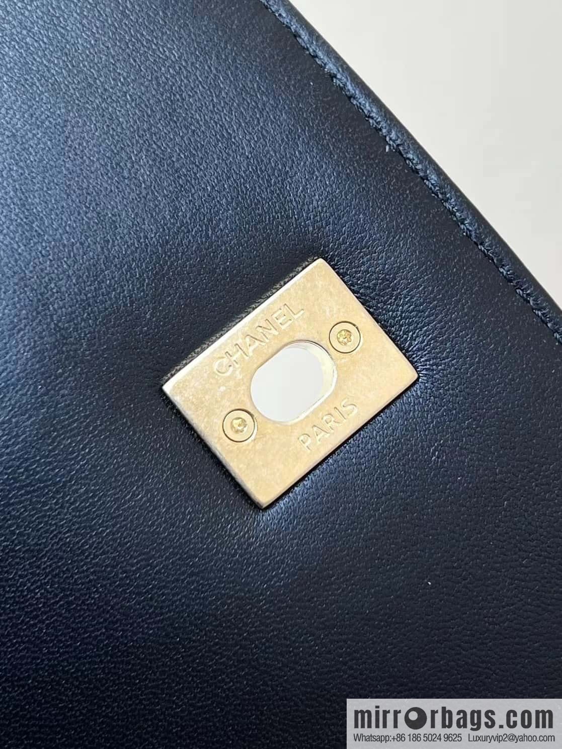 CHANEL 23B autumn and winter trailer series, hidden lychee leather organ bag AS4284