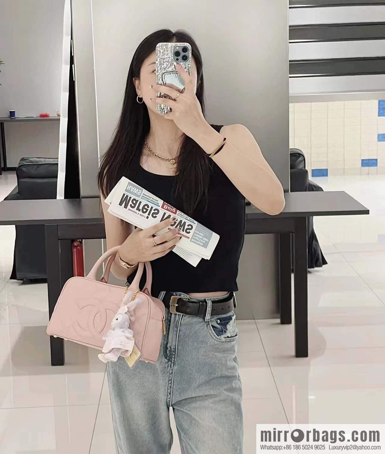 CHANEL CNNe same hot medieval bowling bag A20996 pink