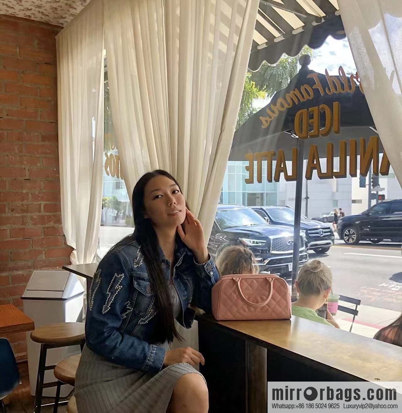 CHANEL CNNe same hot medieval bowling bag A20996 pink