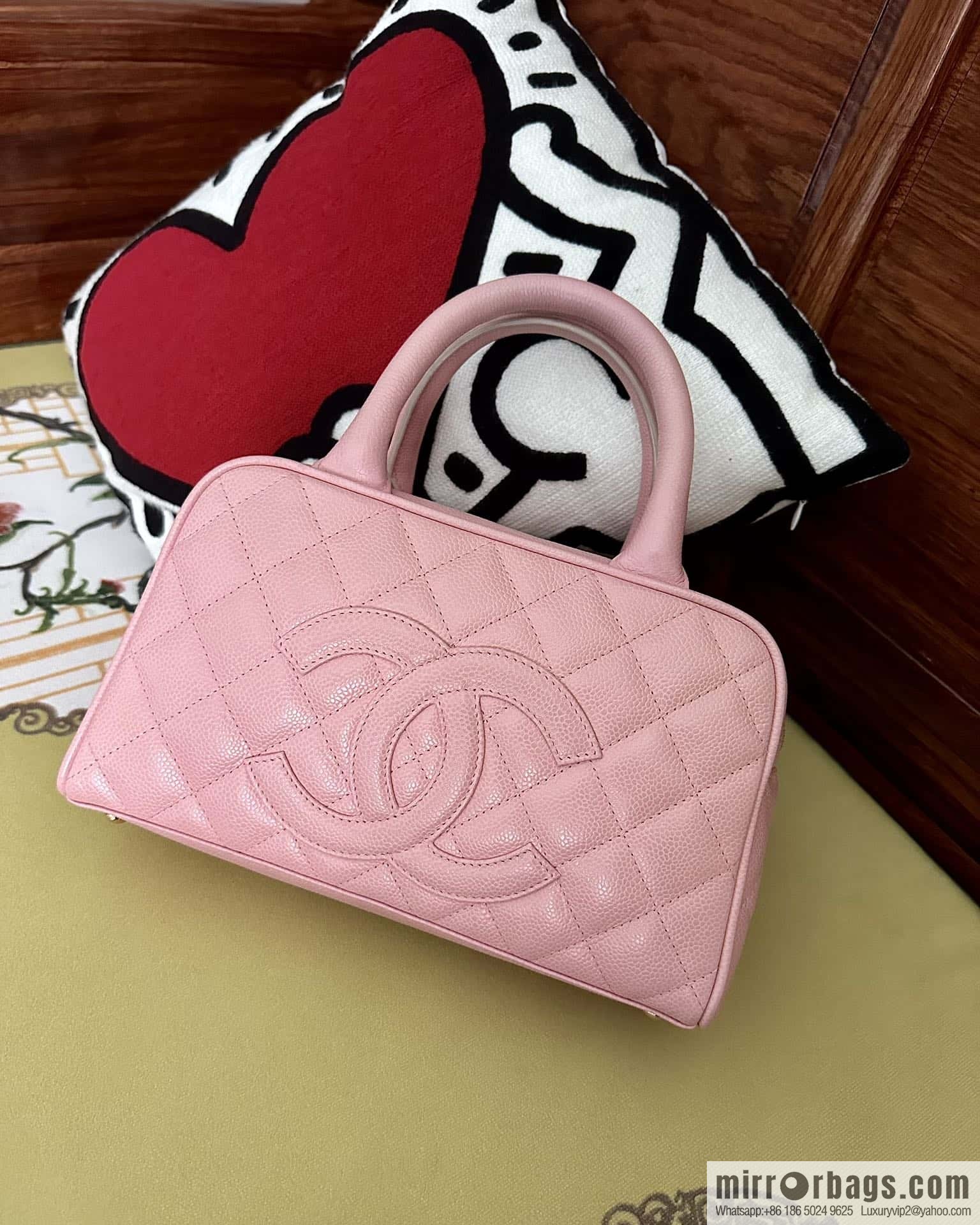 CHANEL CNNe same hot medieval bowling bag A20996 pink