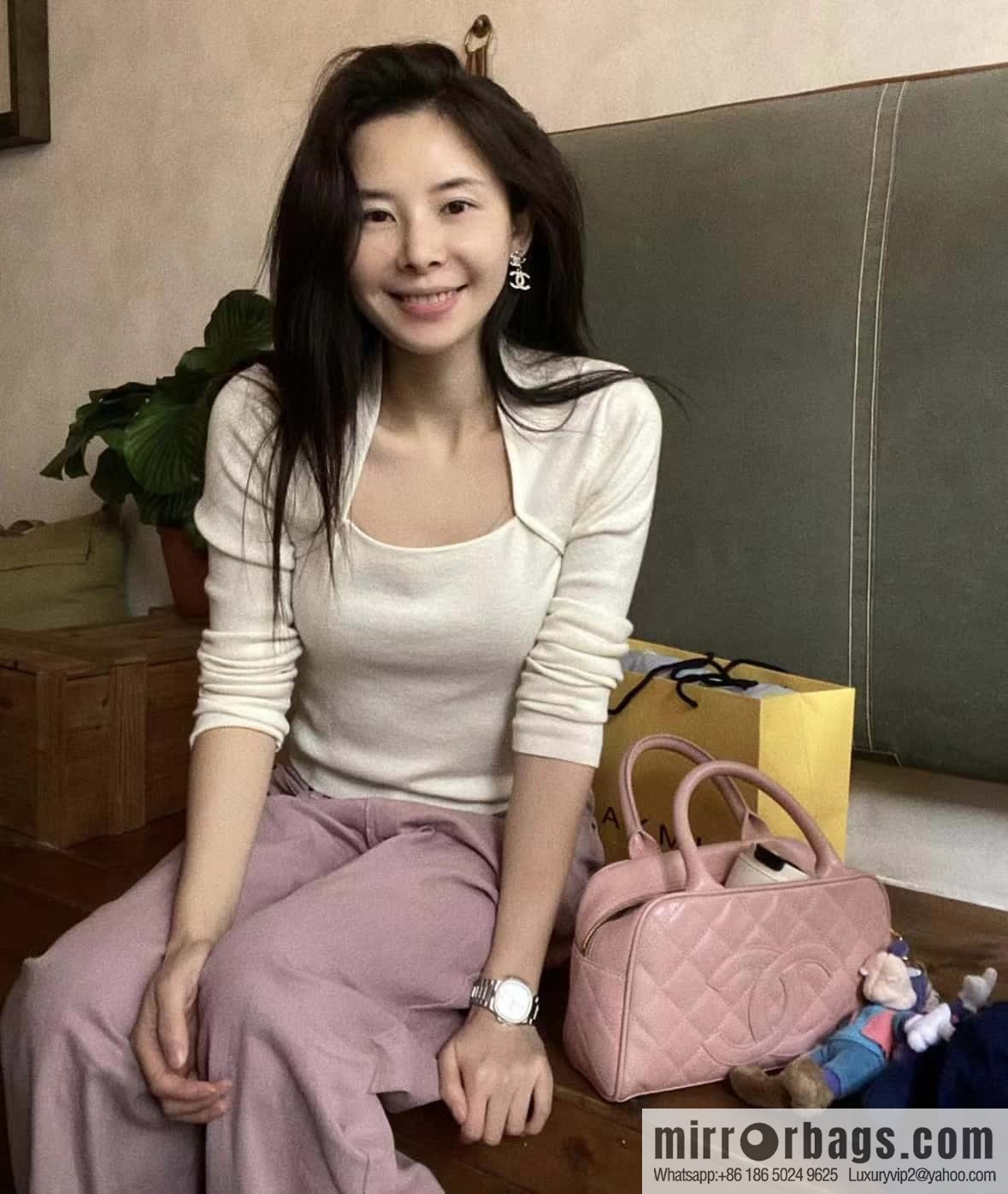 CHANEL CNNe same hot medieval bowling bag A20996 pink