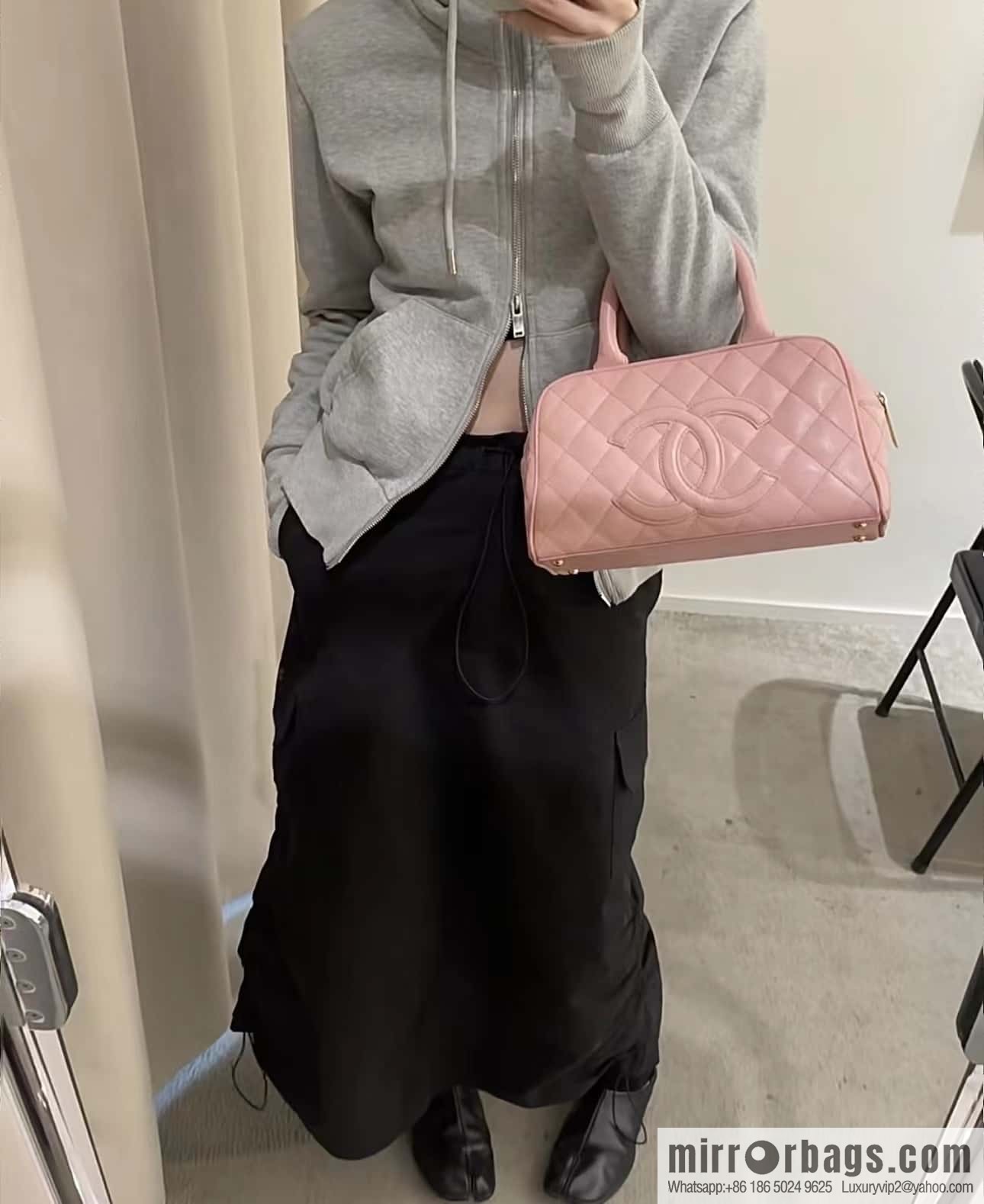 CHANEL CNNe same hot medieval bowling bag A20996 pink