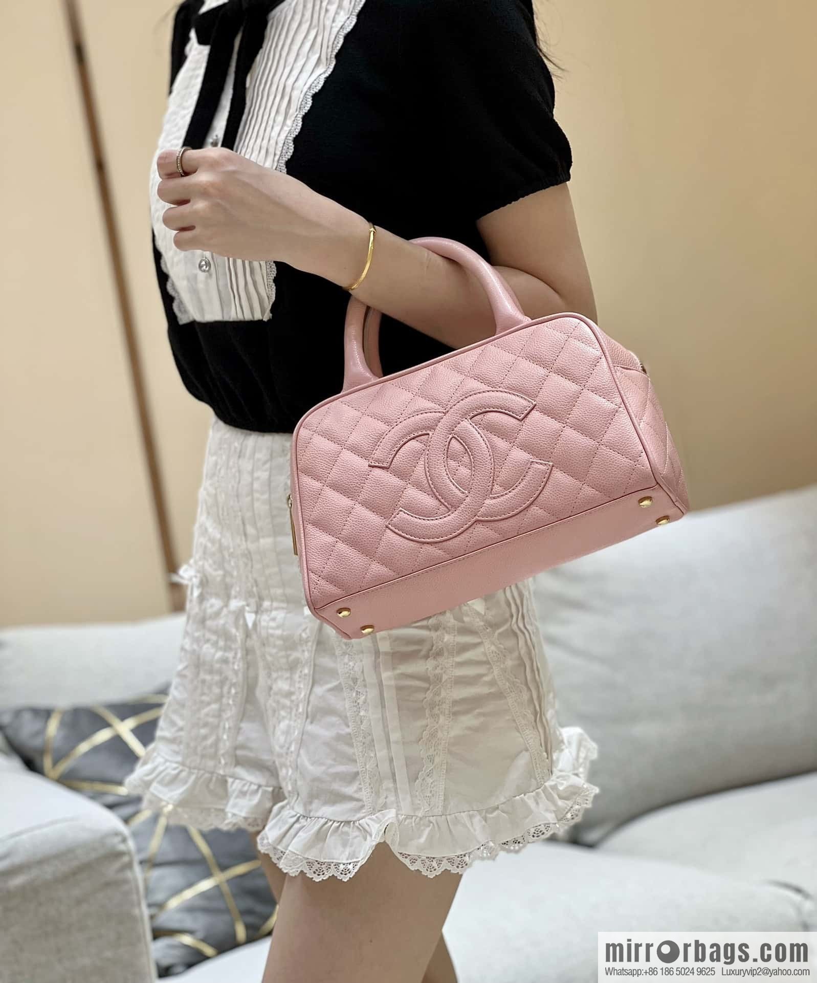 CHANEL CNNe same hot medieval bowling bag A20996 pink