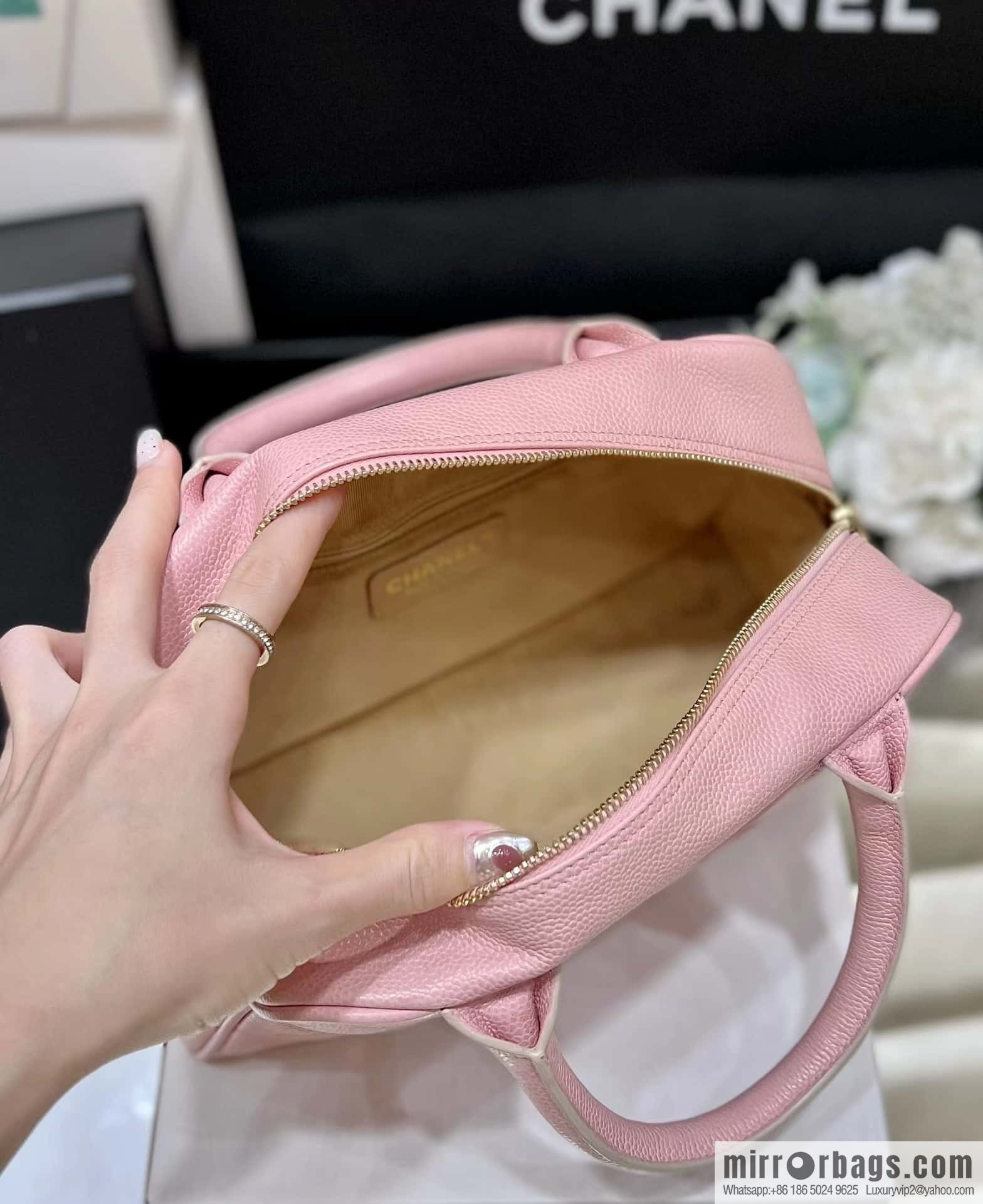 CHANEL CNNe same hot medieval bowling bag A20996 pink