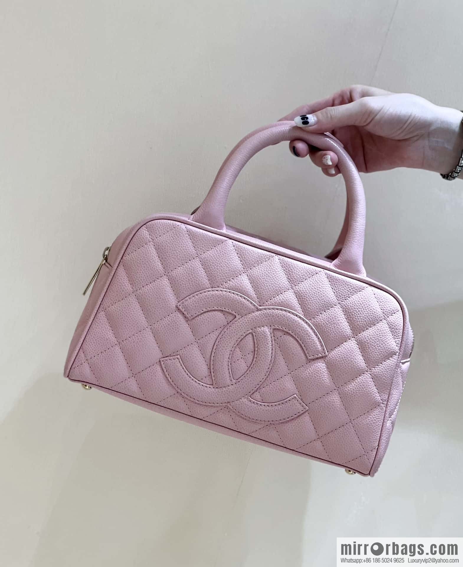 CHANEL CNNe same hot medieval bowling bag A20996 pink