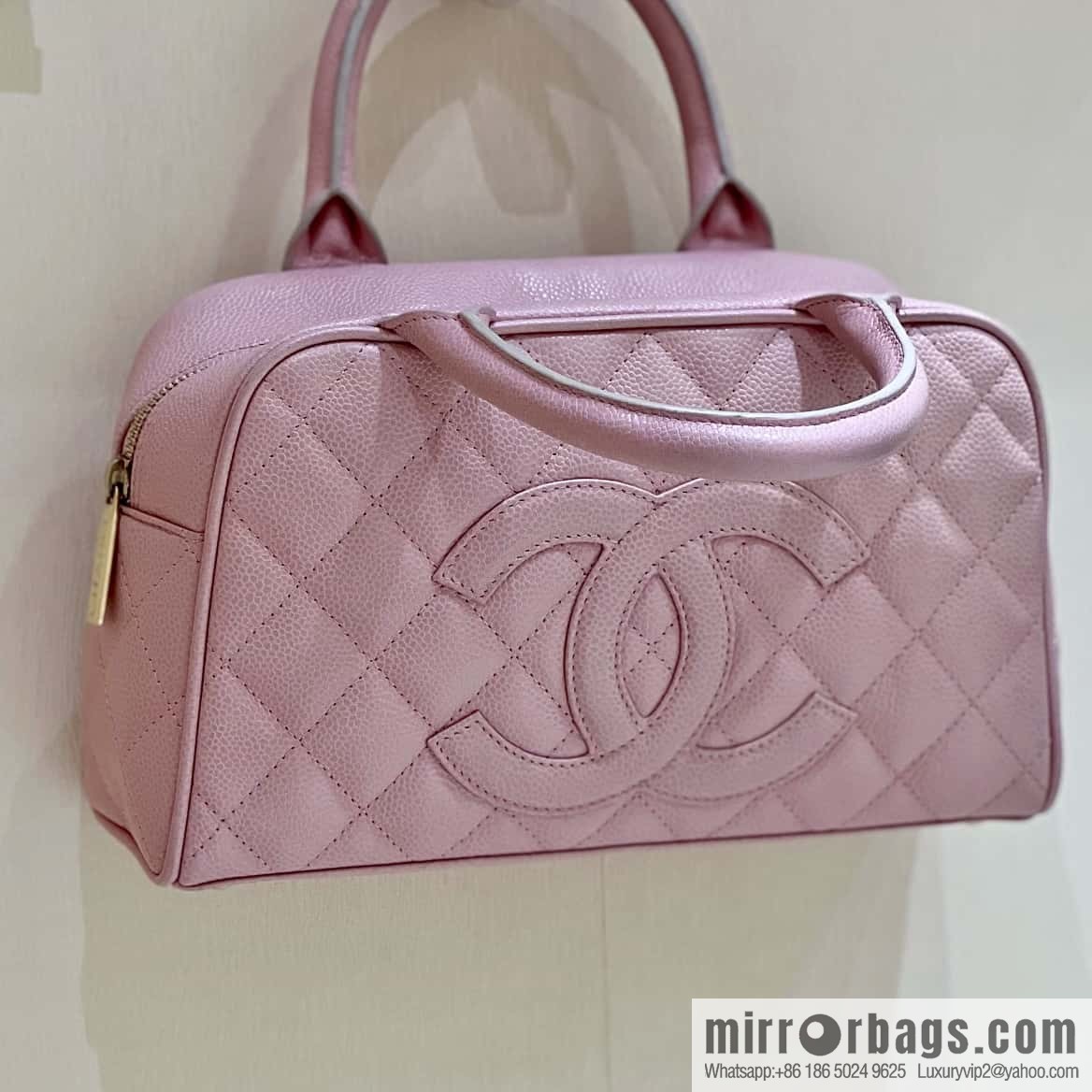 CHANEL CNNe same hot medieval bowling bag A20996 pink