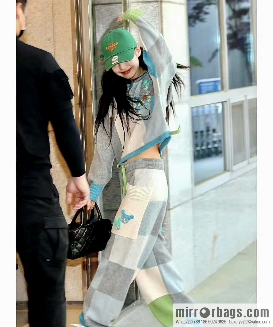 CHANEL CNNe same hot medieval bowling bag A20996 black