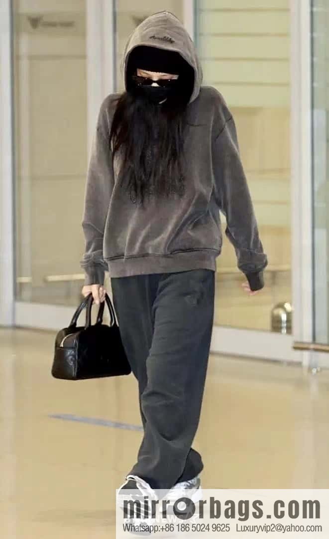 CHANEL CNNe same hot medieval bowling bag A20996 black