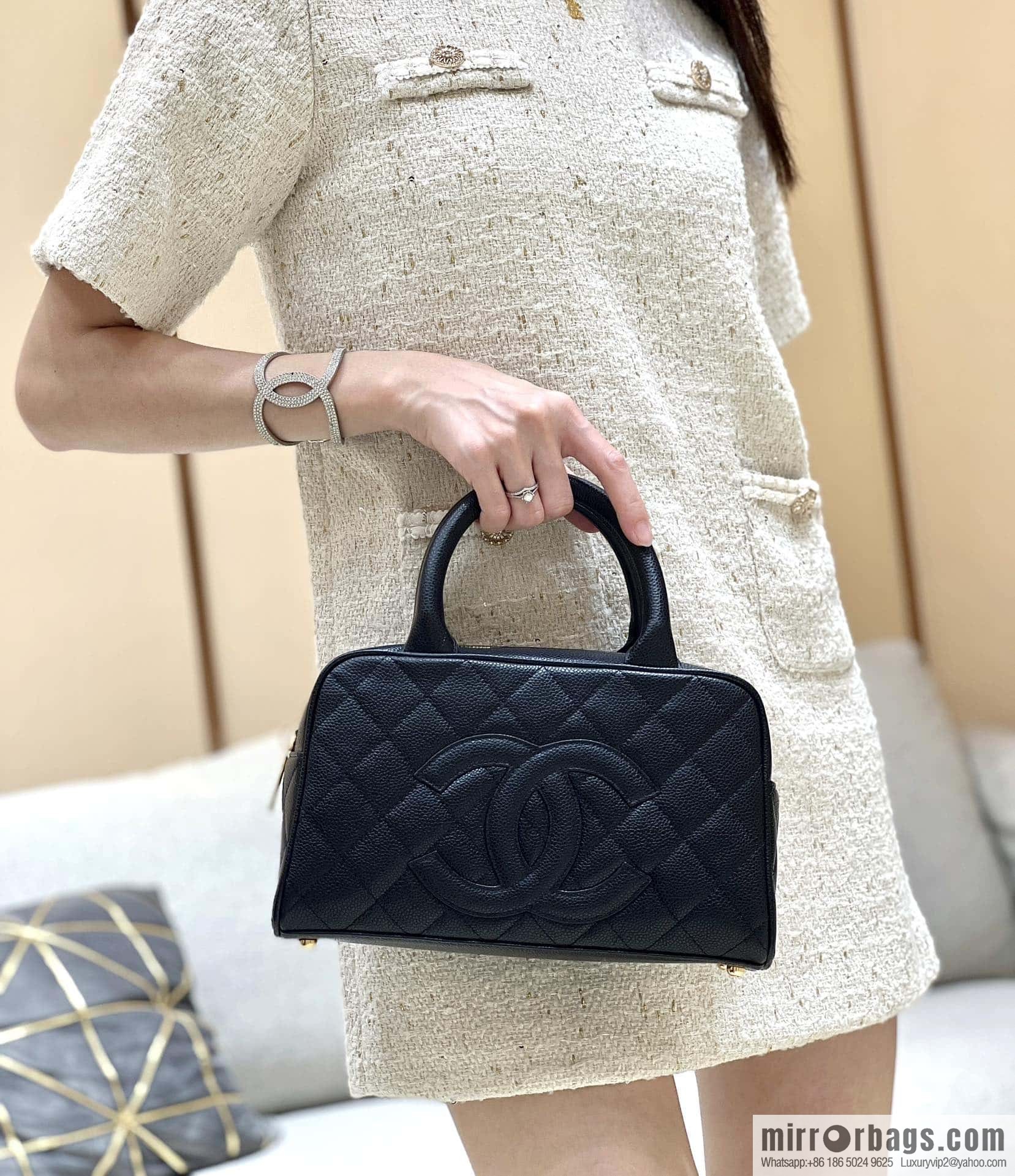 CHANEL CNNe same hot medieval bowling bag A20996 black