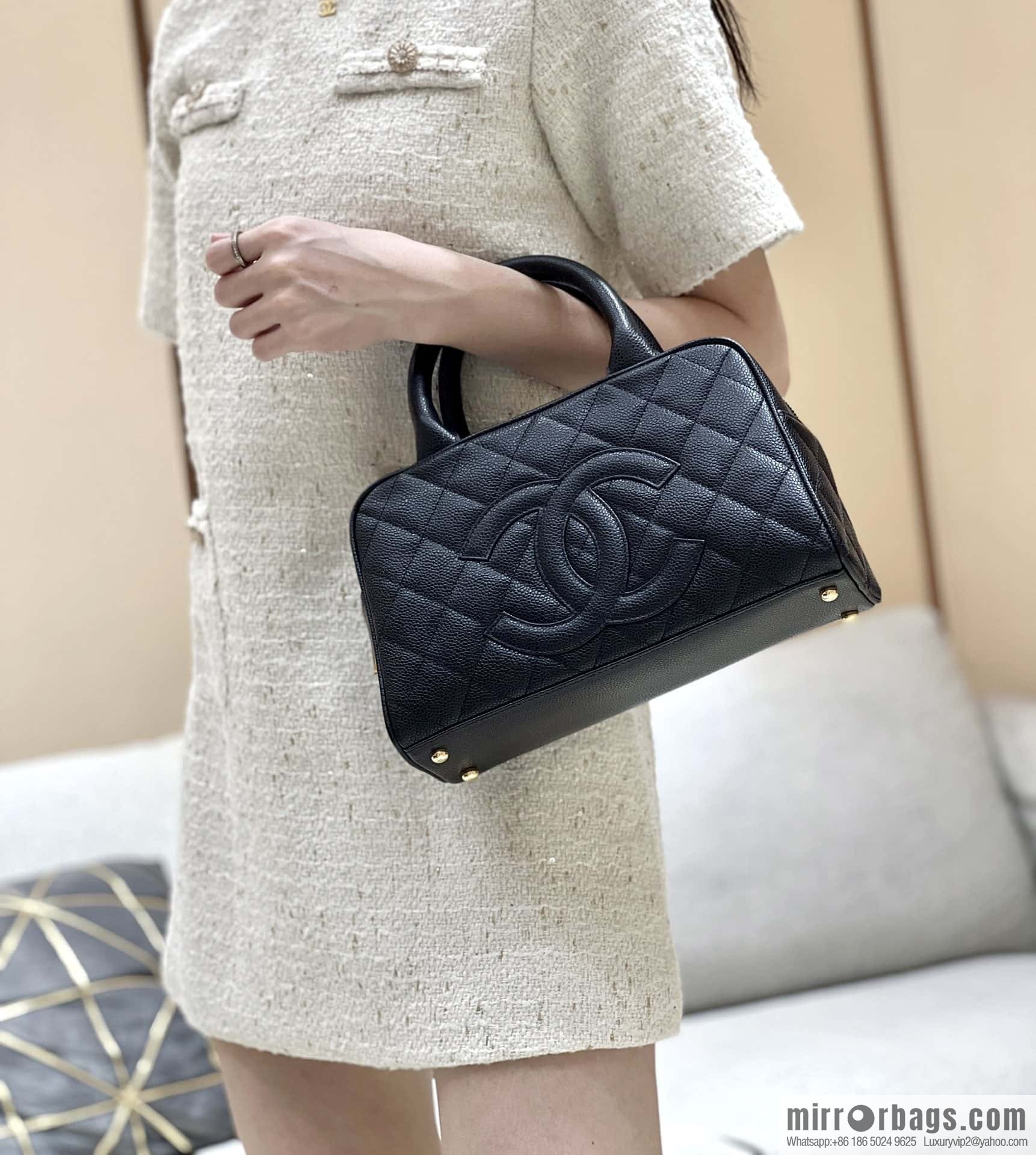 CHANEL CNNe same hot medieval bowling bag A20996 black