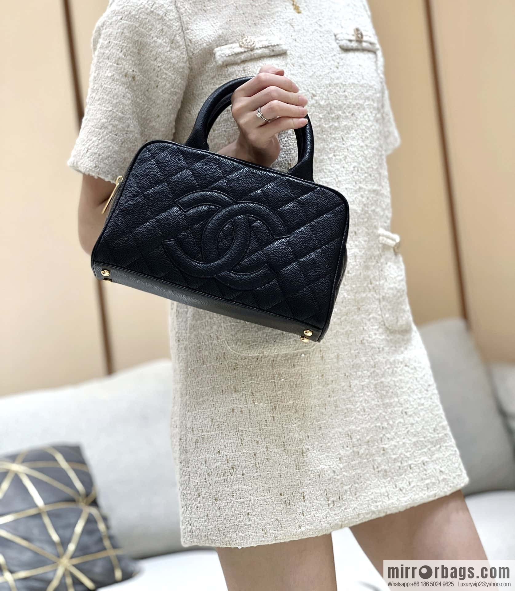 CHANEL CNNe same hot medieval bowling bag A20996 black