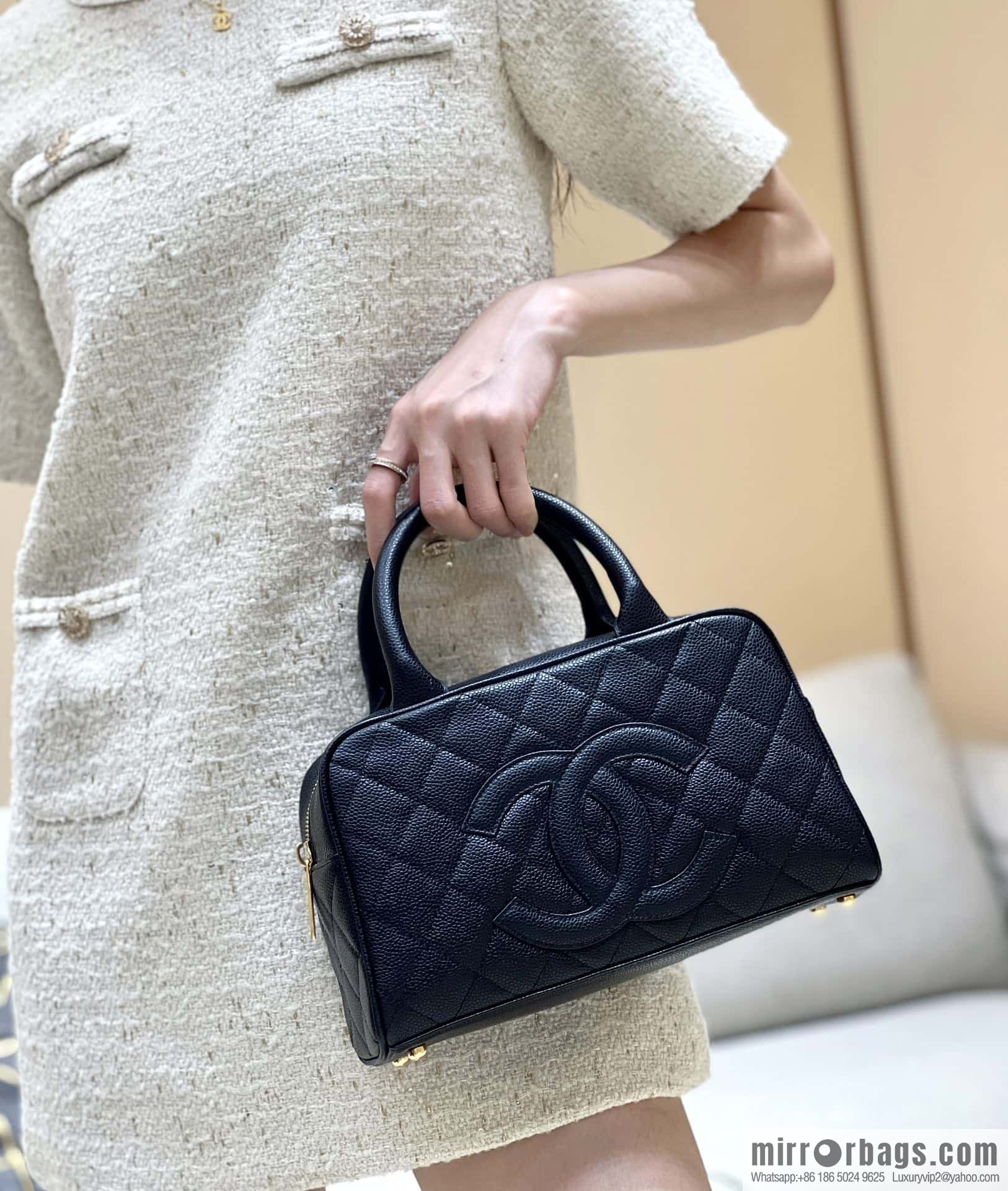 CHANEL CNNe same hot medieval bowling bag A20996 black