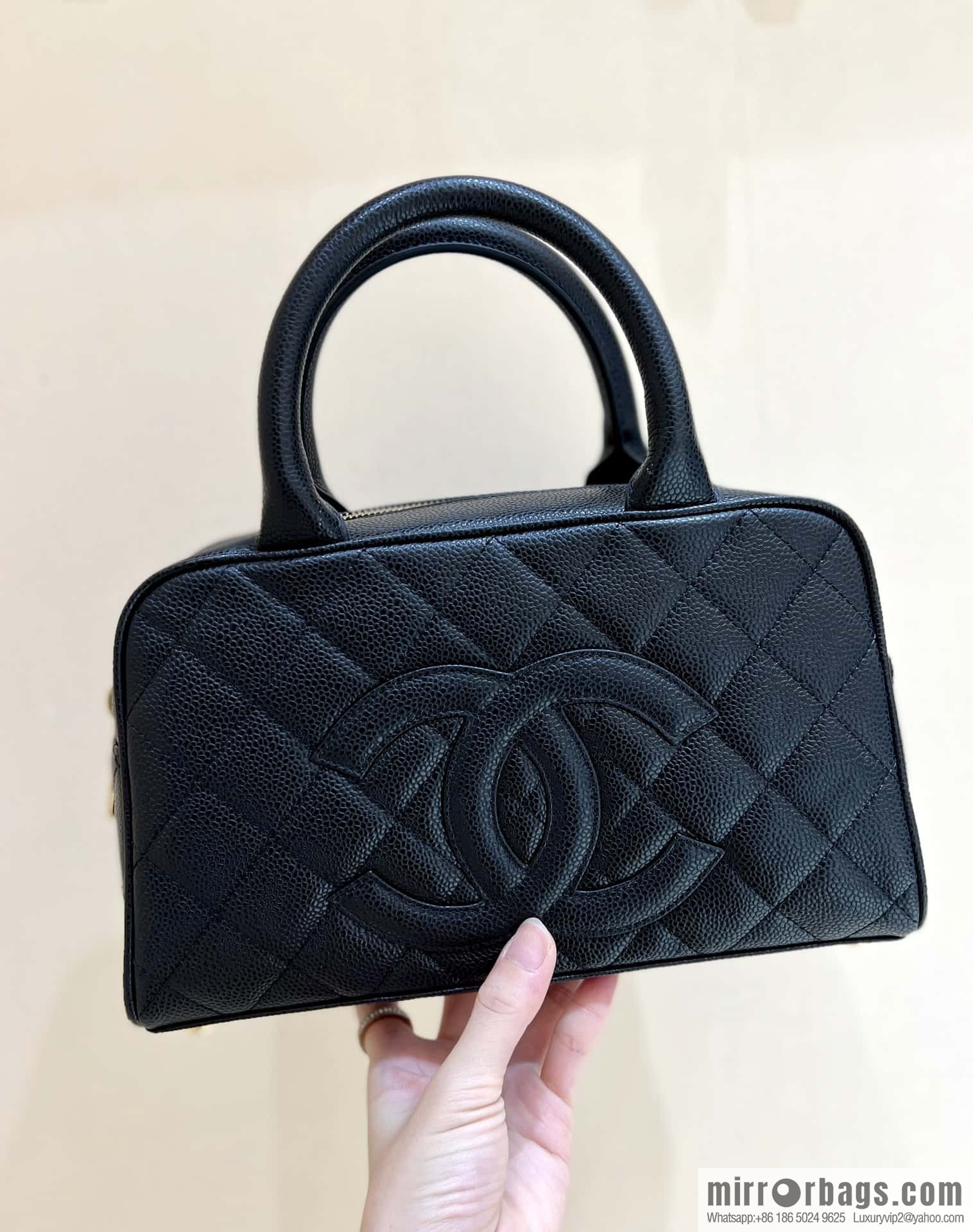 CHANEL CNNe same hot medieval bowling bag A20996 black