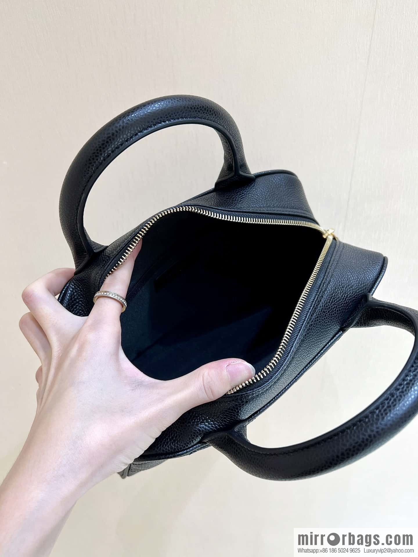 CHANEL CNNe same hot medieval bowling bag A20996 black