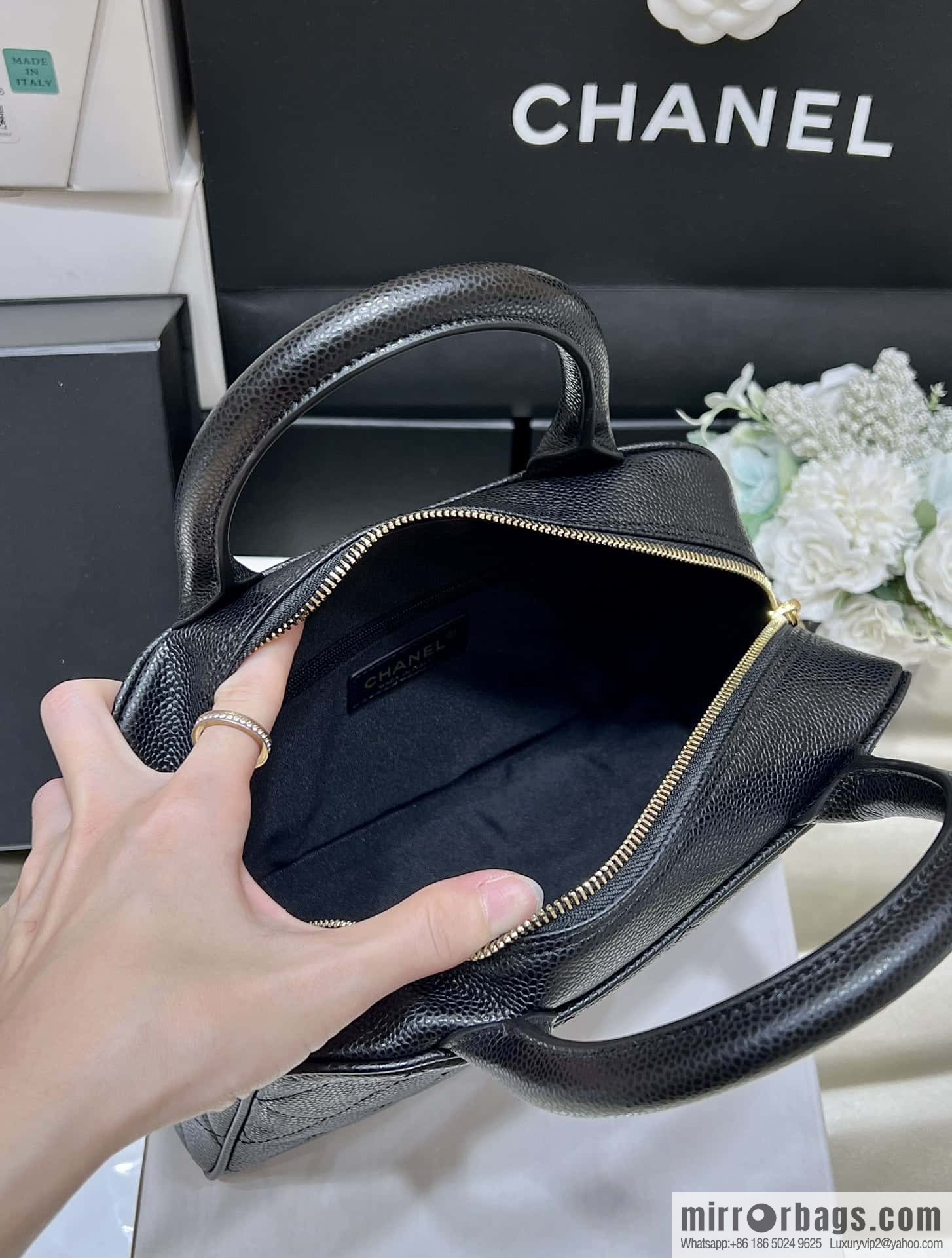 CHANEL CNNe same hot medieval bowling bag A20996 black
