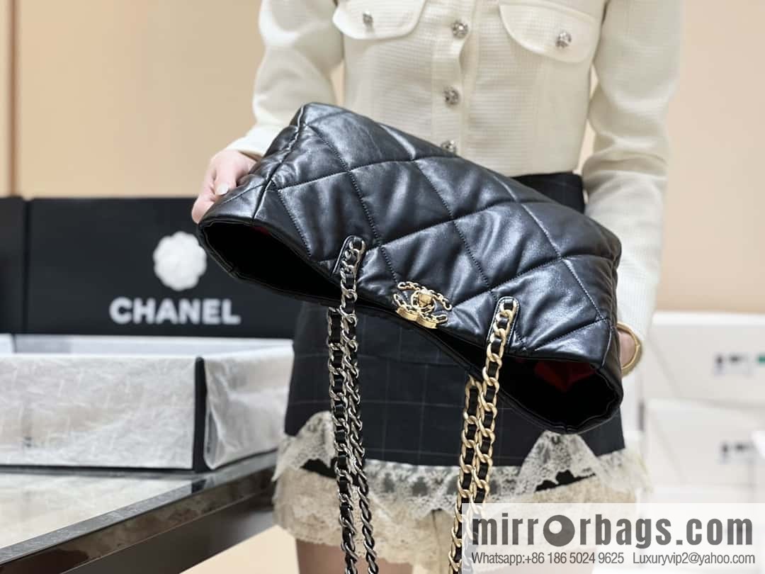 CHANEL 22k autumn and winter high-end ready-to-wear series shopping bag 19 horizontal shopping bag AS3660
