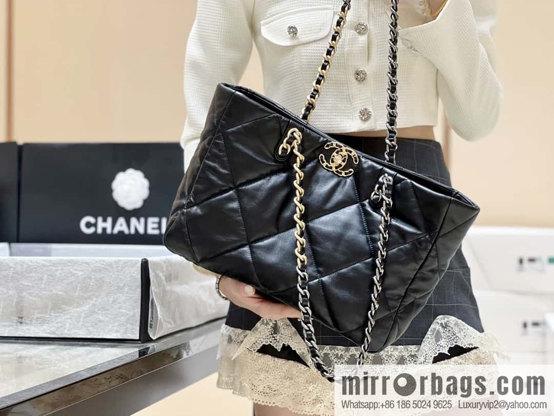 CHANEL 22k autumn and winter high-end ready-to-wear series shopping bag 19 horizontal shopping bag AS3660