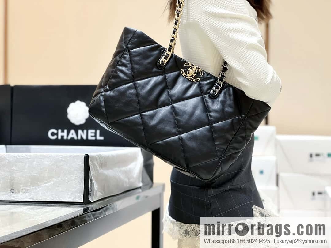 CHANEL 22k autumn and winter high-end ready-to-wear series shopping bag 19 horizontal shopping bag AS3660