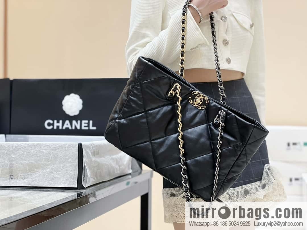 CHANEL 22k autumn and winter high-end ready-to-wear series shopping bag 19 horizontal shopping bag AS3660