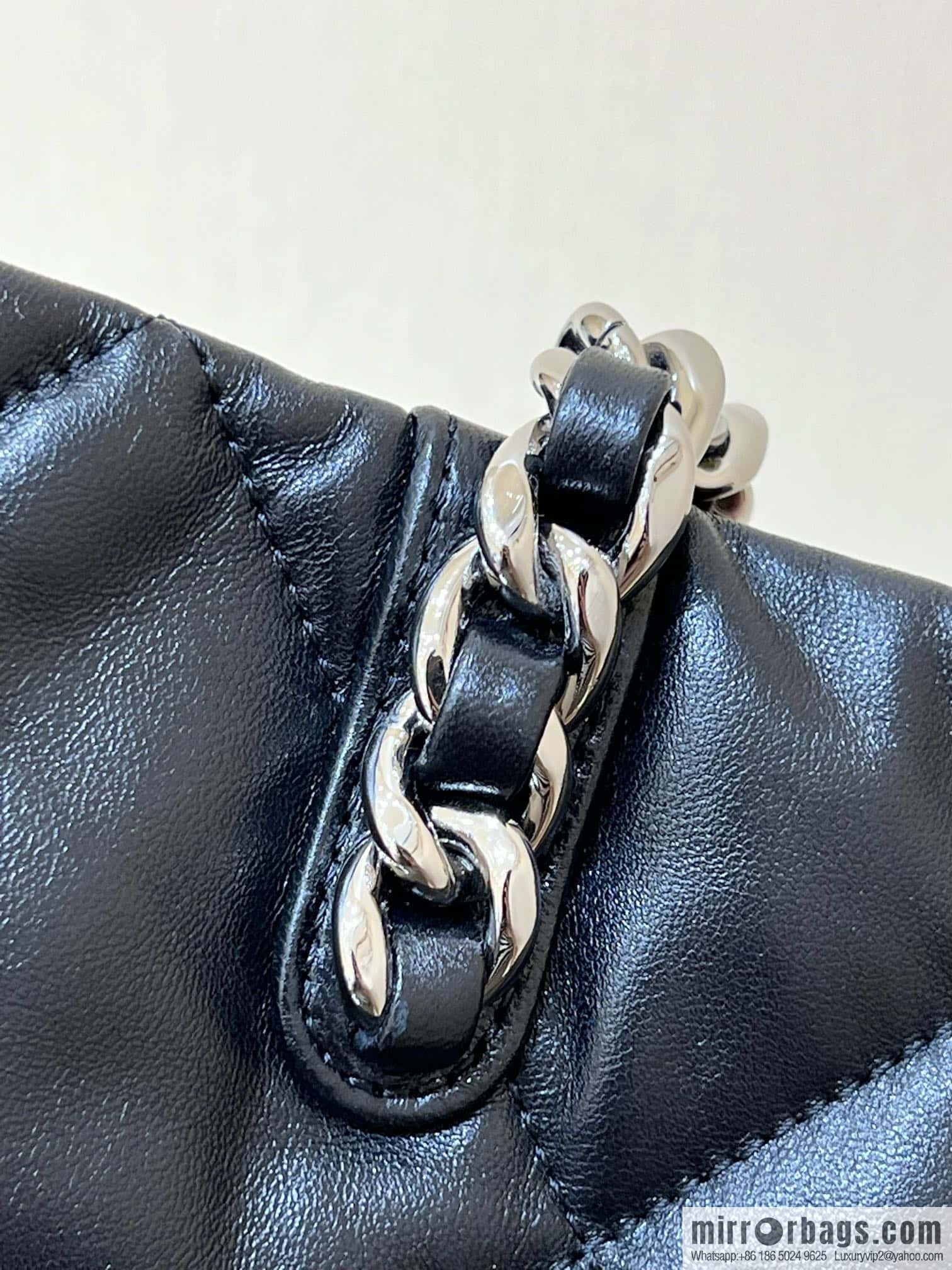 CHANEL 22k autumn and winter high-end ready-to-wear series shopping bag 19 horizontal shopping bag AS3660