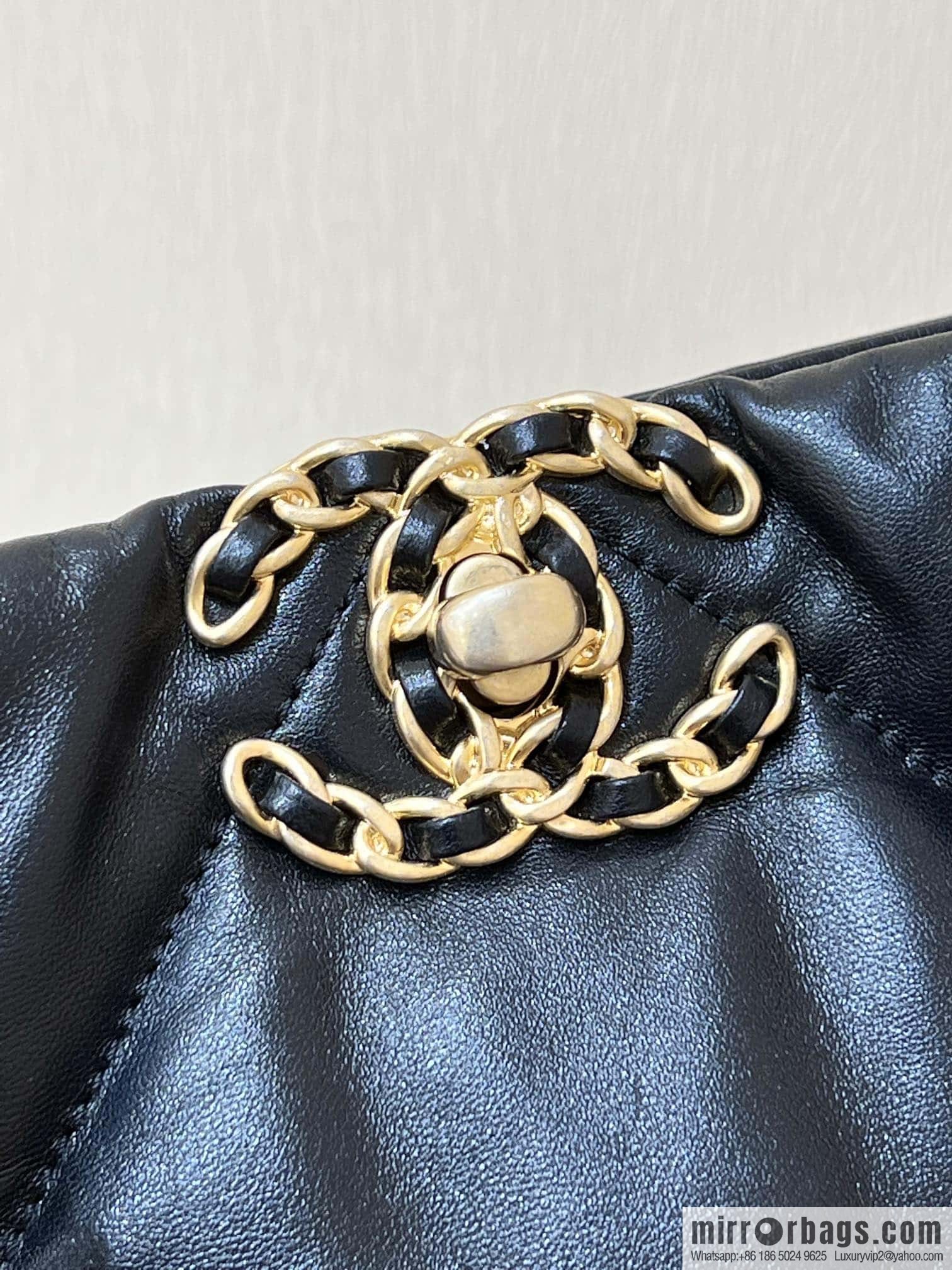 CHANEL 22k autumn and winter high-end ready-to-wear series shopping bag 19 horizontal shopping bag AS3660