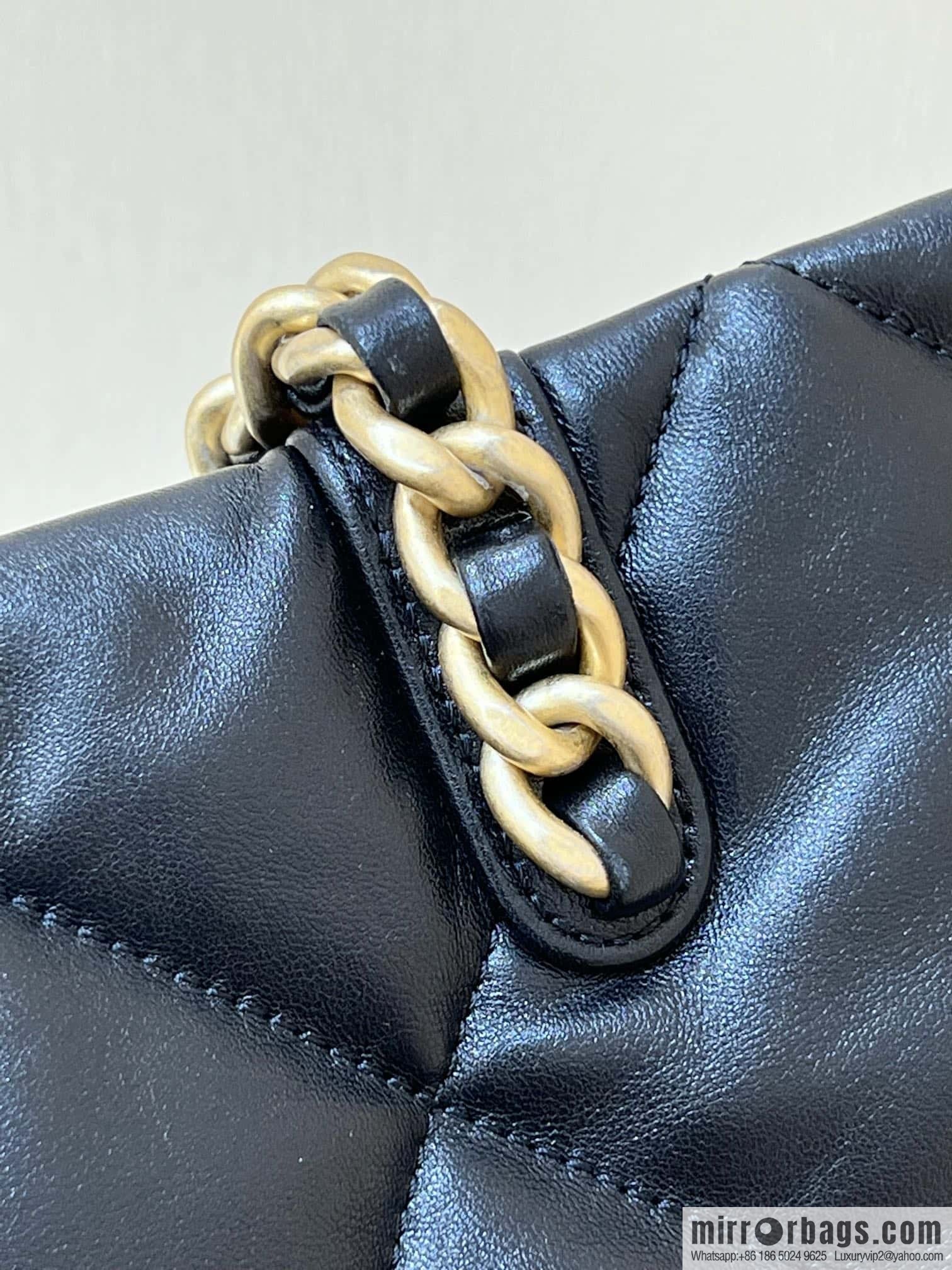 CHANEL 22k autumn and winter high-end ready-to-wear series shopping bag 19 horizontal shopping bag AS3660