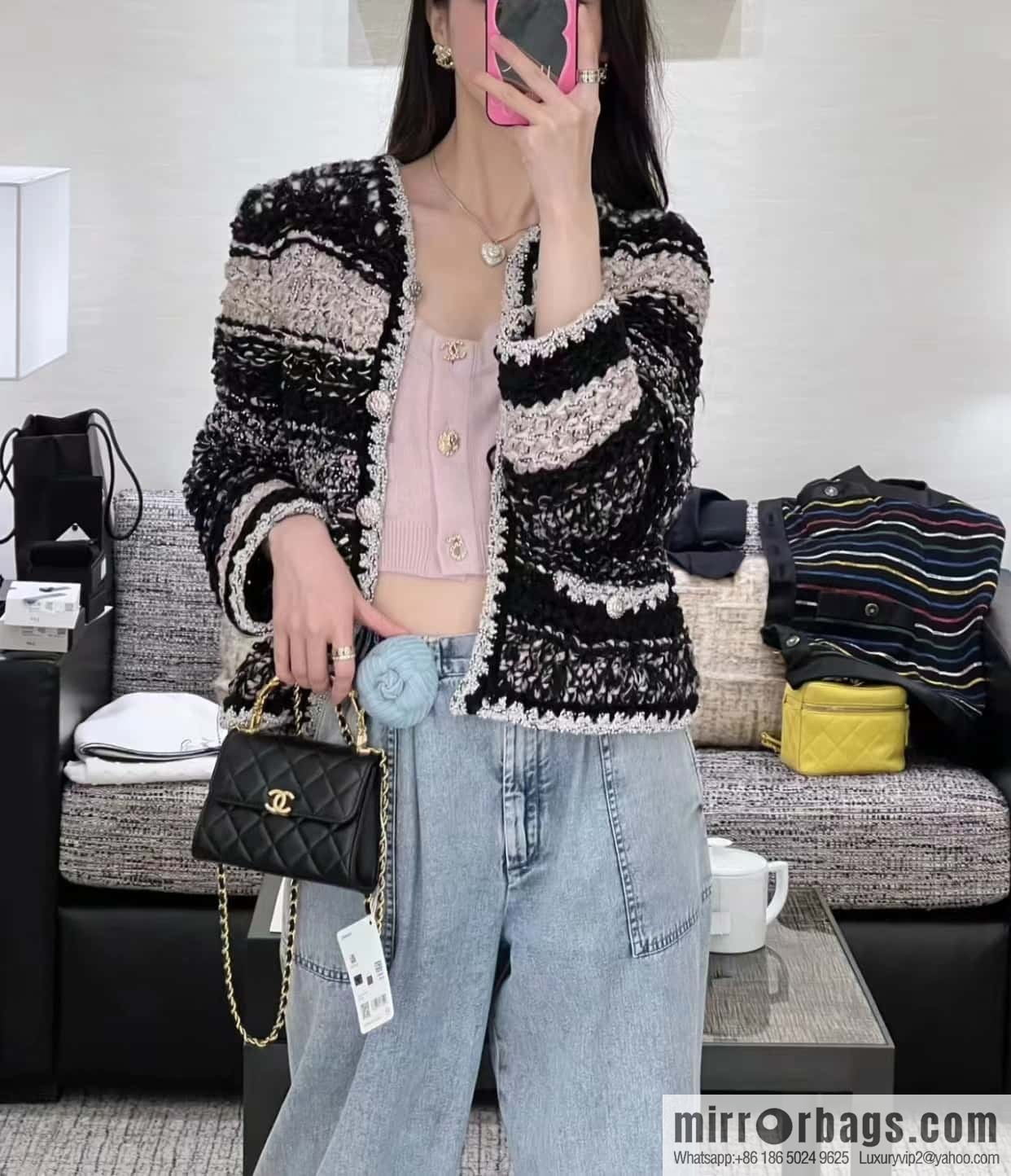 CHANEL 22b autumn and winter new trailer series Kelly enamel handle bag AP2945