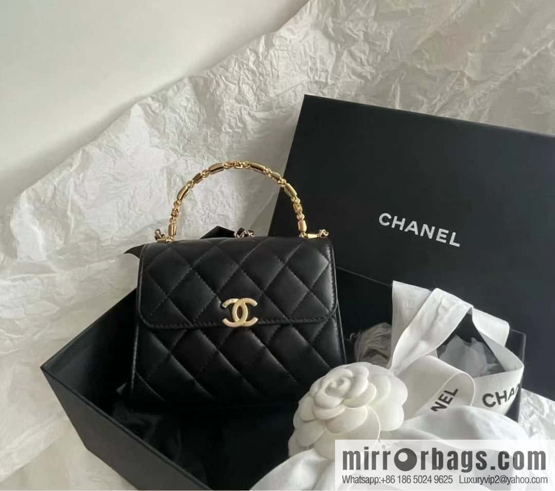CHANEL 22b autumn and winter new trailer series Kelly enamel handle bag AP2945
