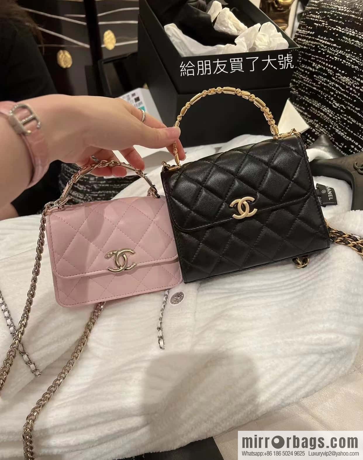 CHANEL 22b autumn and winter new trailer series Kelly enamel handle bag AP2945