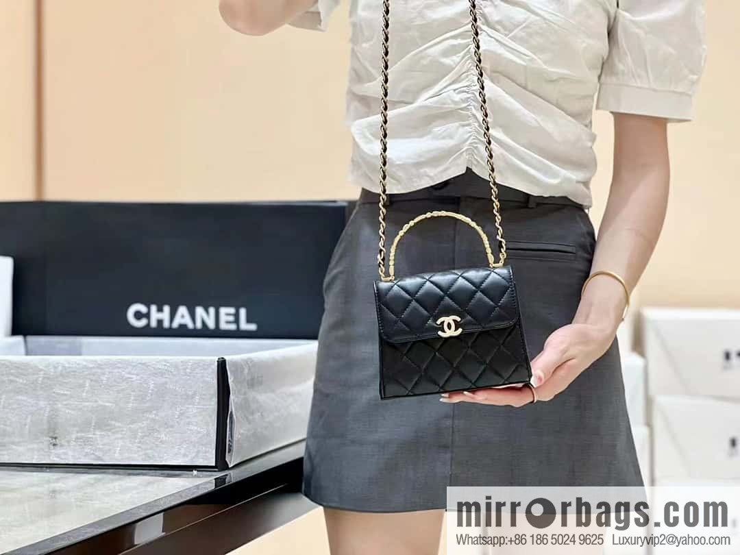 CHANEL 22b autumn and winter new trailer series Kelly enamel handle bag AP2945