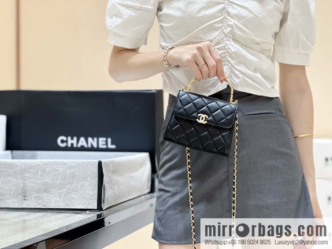 CHANEL 22b autumn and winter new trailer series Kelly enamel handle bag AP2945