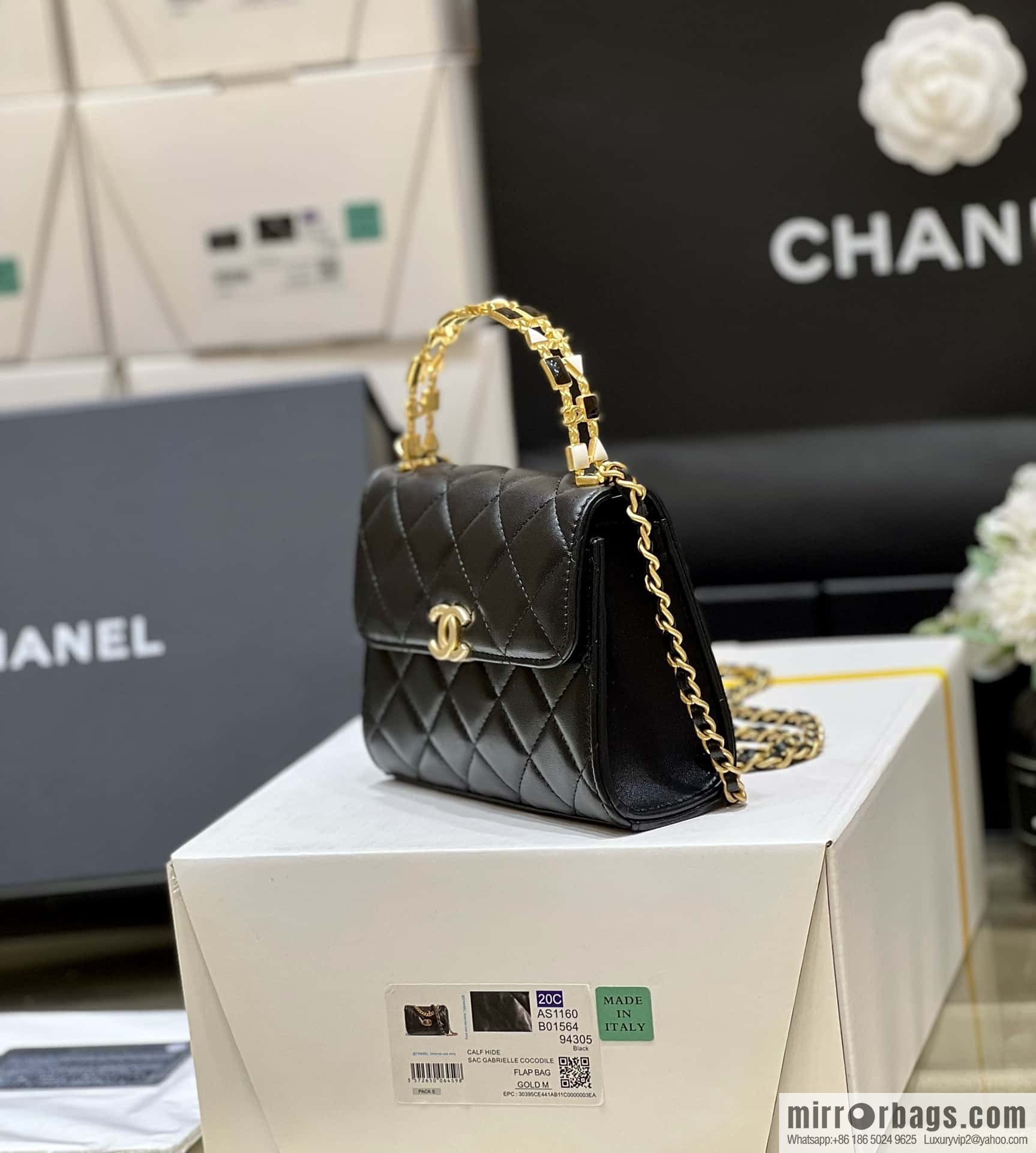 CHANEL 22b autumn and winter new trailer series Kelly enamel handle bag AP2945