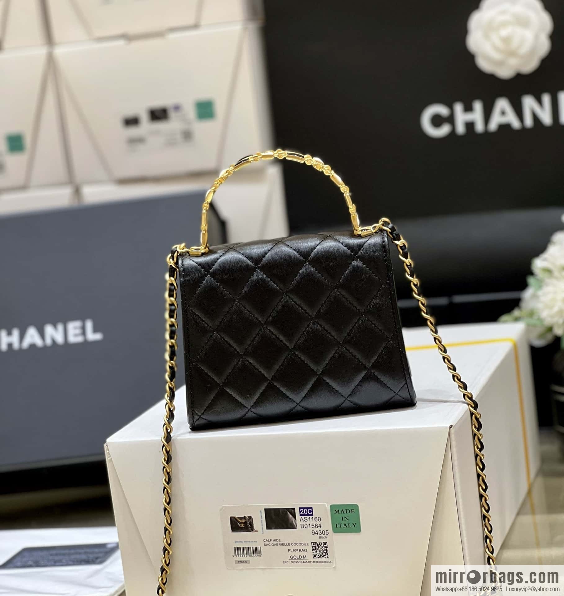 CHANEL 22b autumn and winter new trailer series Kelly enamel handle bag AP2945