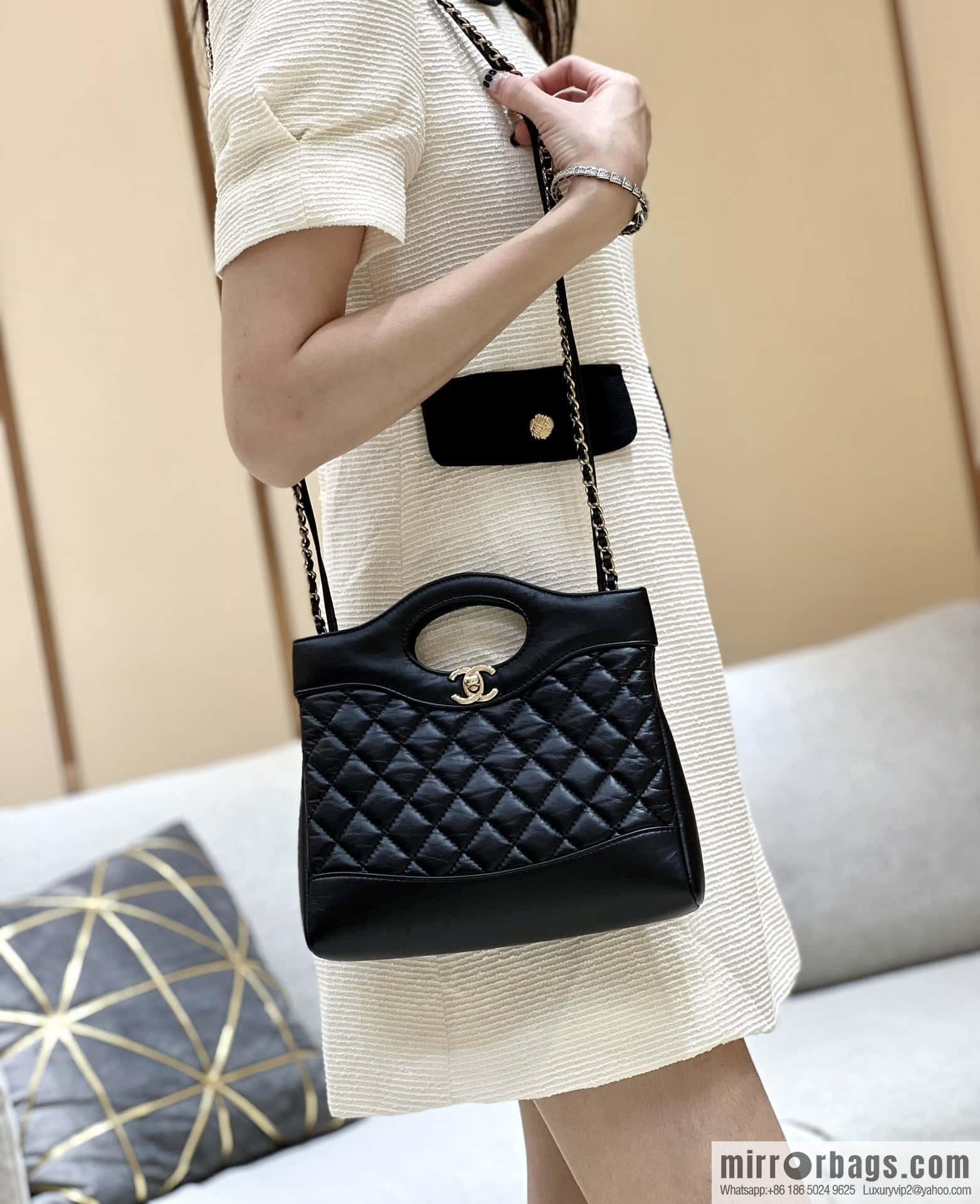 CHANEL 23A Superior Handicraft Series 31bag mini AS4133