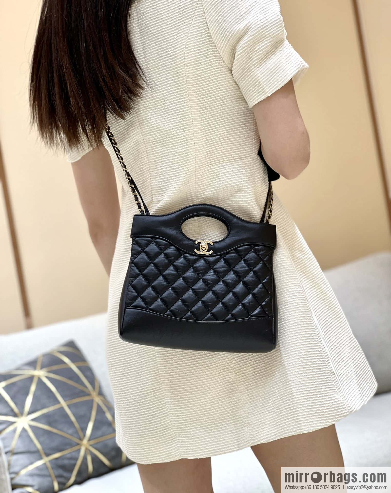 CHANEL 23A Superior Handicraft Series 31bag mini AS4133