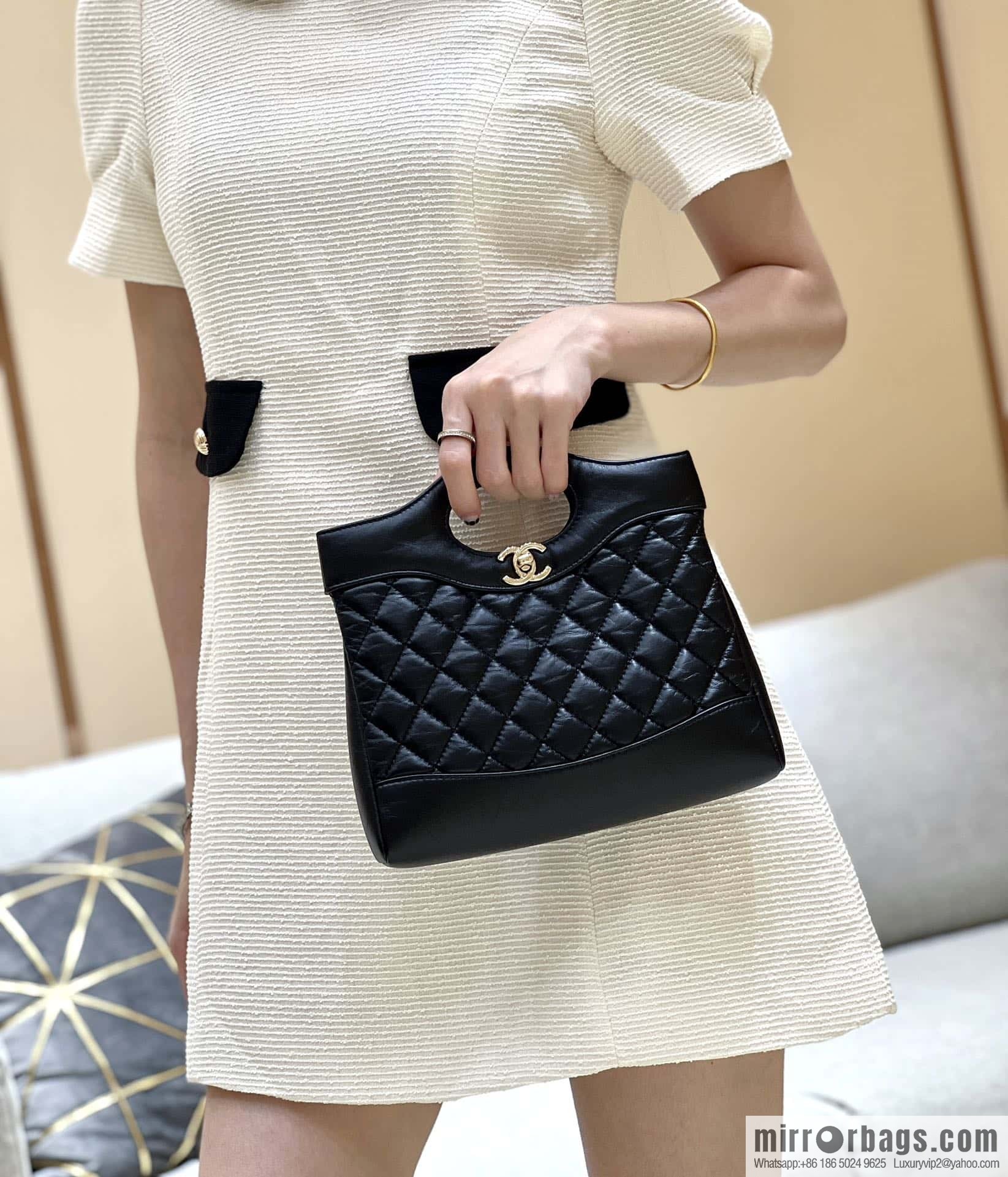 CHANEL 23A Superior Handicraft Series 31bag mini AS4133