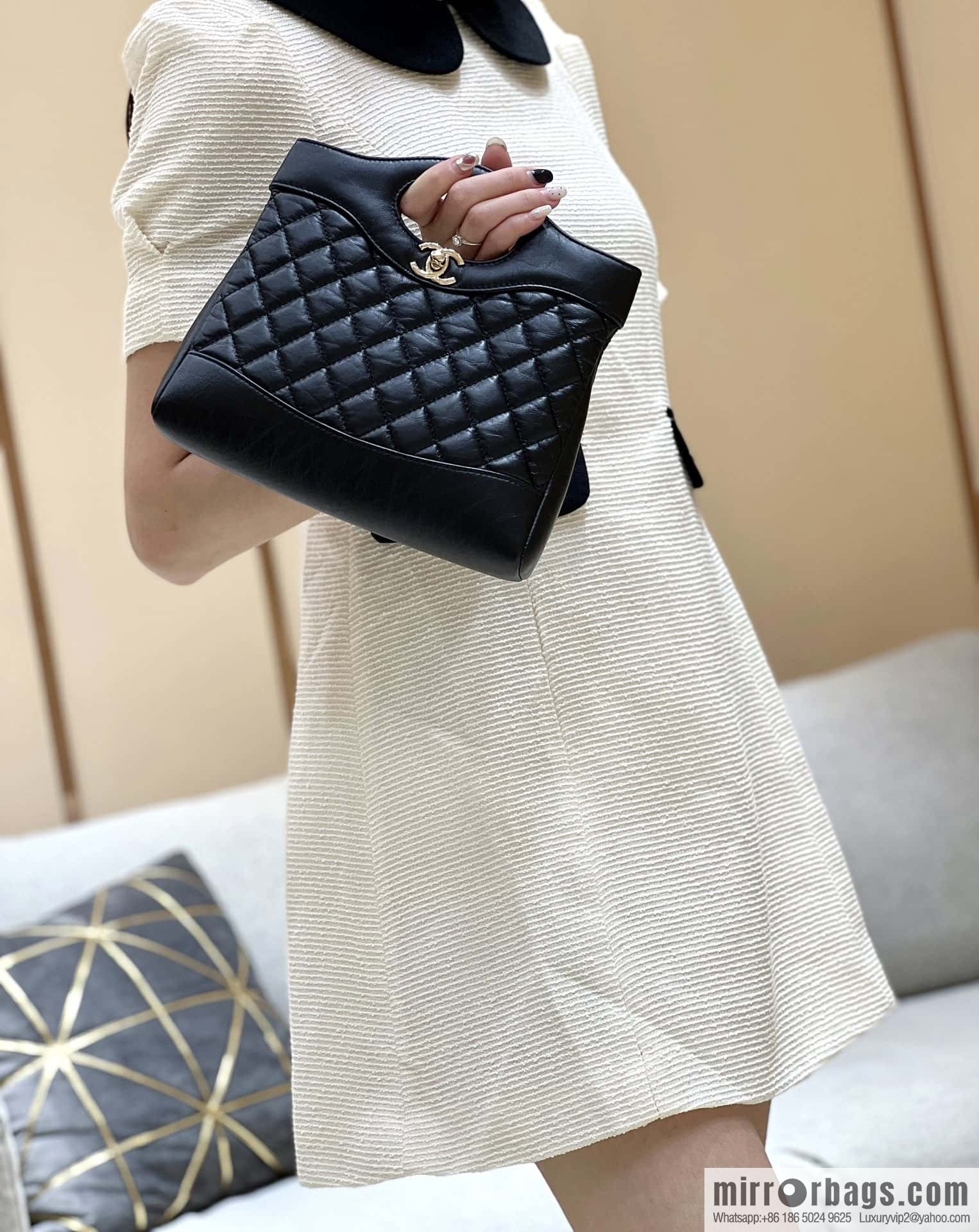 CHANEL 23A Superior Handicraft Series 31bag mini AS4133