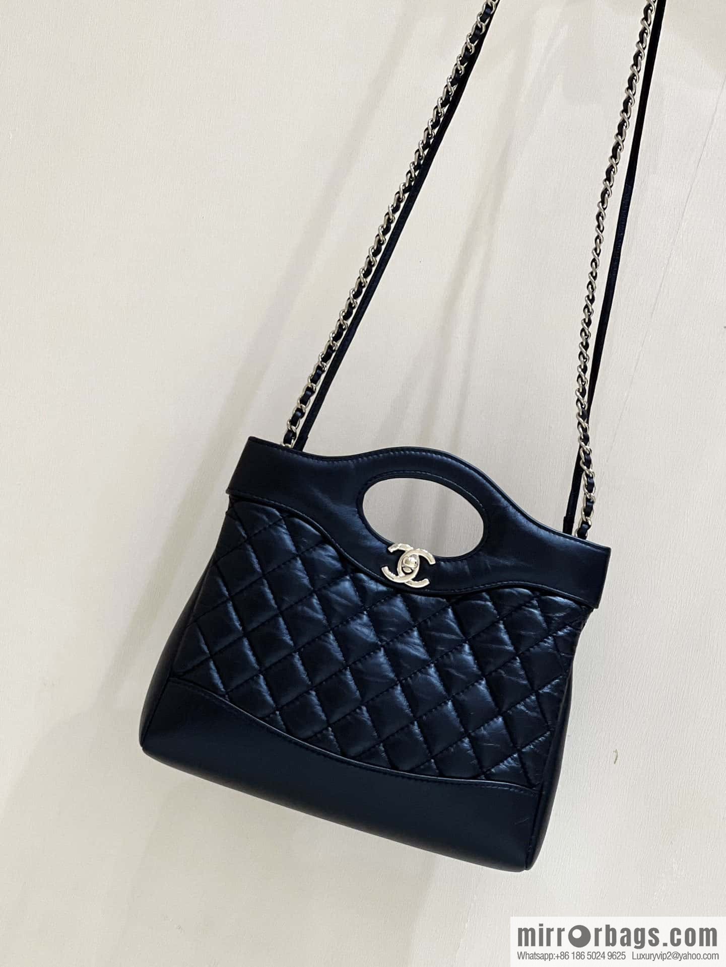 CHANEL 23A Superior Handicraft Series 31bag mini AS4133