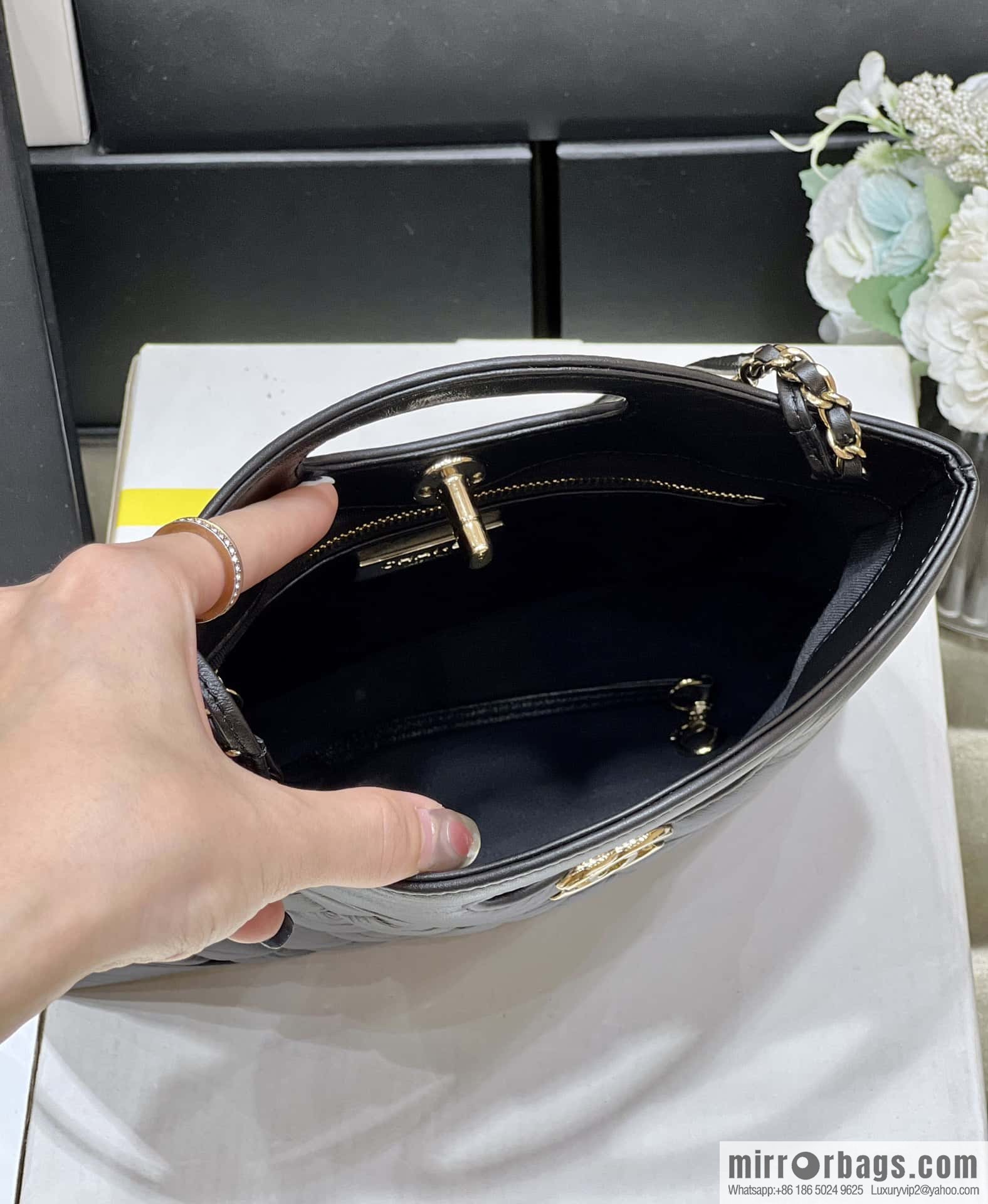 CHANEL 23A Superior Handicraft Series 31bag mini AS4133