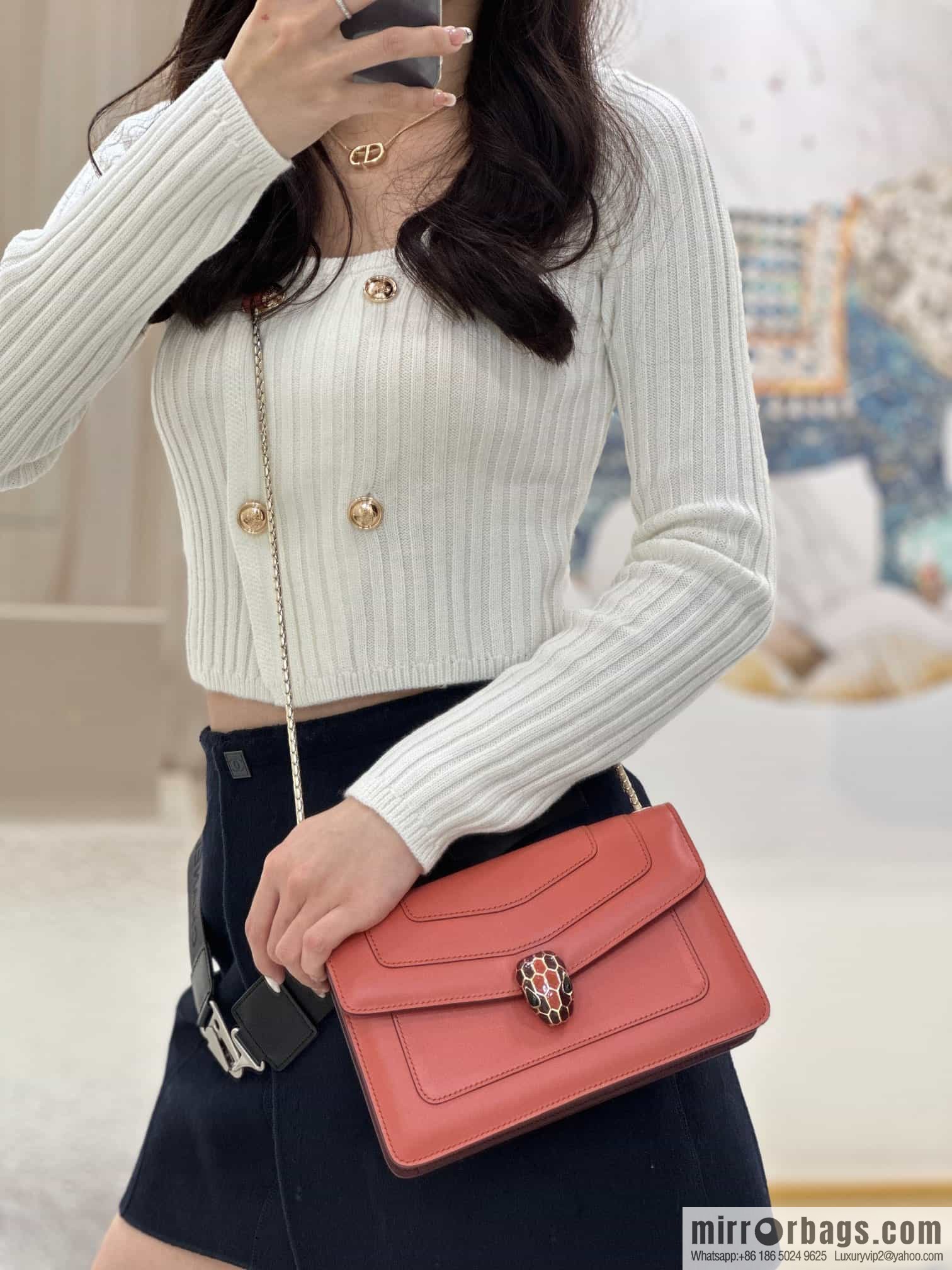 𝘽𝙑𝙇𝙂𝘼𝙍𝙄𝙎𝙀𝙍𝙋𝙀𝙉𝙏𝙄𝙁𝙊𝙍𝙀𝙑𝙀𝙍 counter hot-selling series Serpenti Forever exquisite crossbody bag Model: 38102