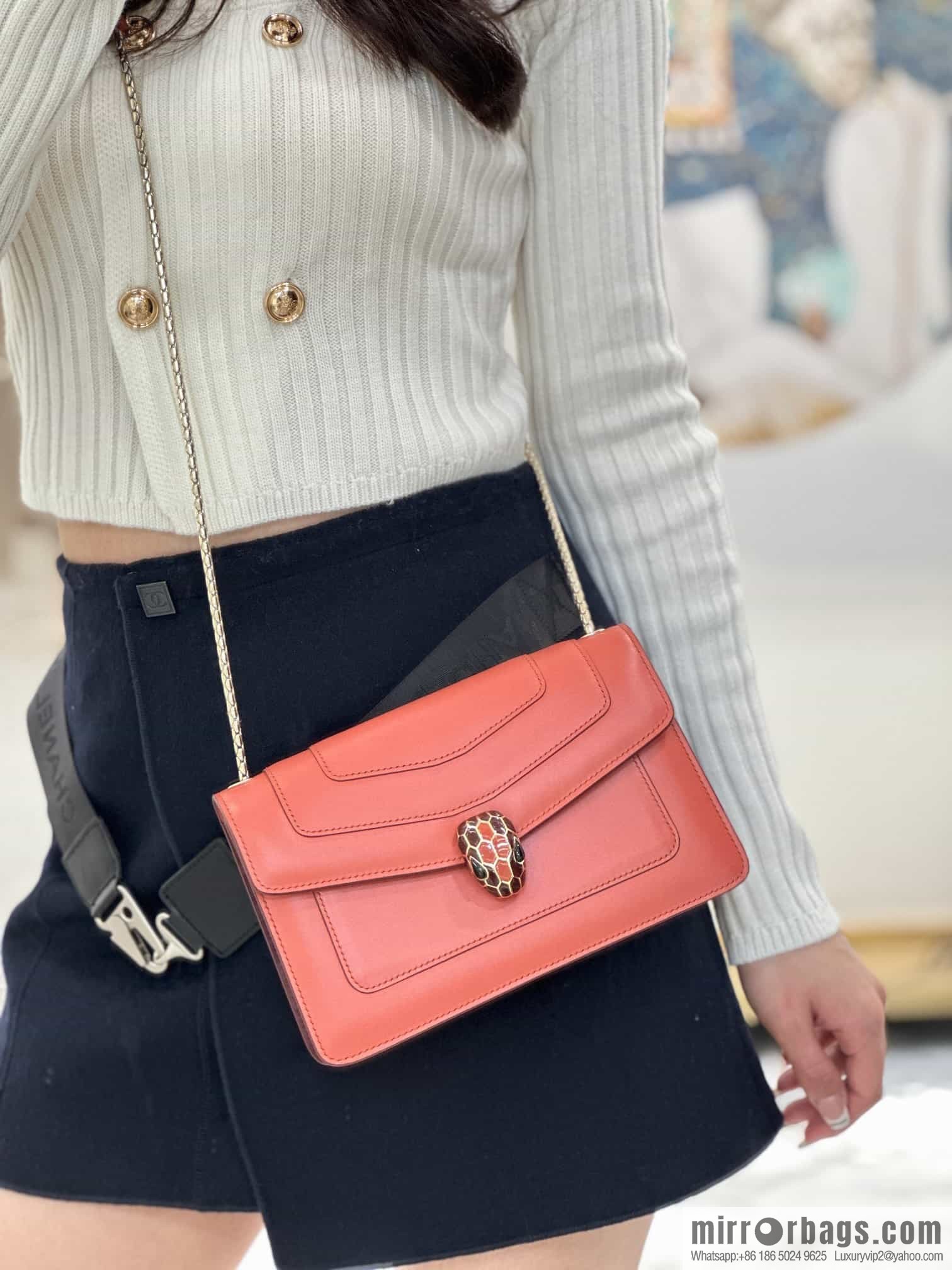 𝘽𝙑𝙇𝙂𝘼𝙍𝙄𝙎𝙀𝙍𝙋𝙀𝙉𝙏𝙄𝙁𝙊𝙍𝙀𝙑𝙀𝙍 counter hot-selling series Serpenti Forever exquisite crossbody bag Model: 38102