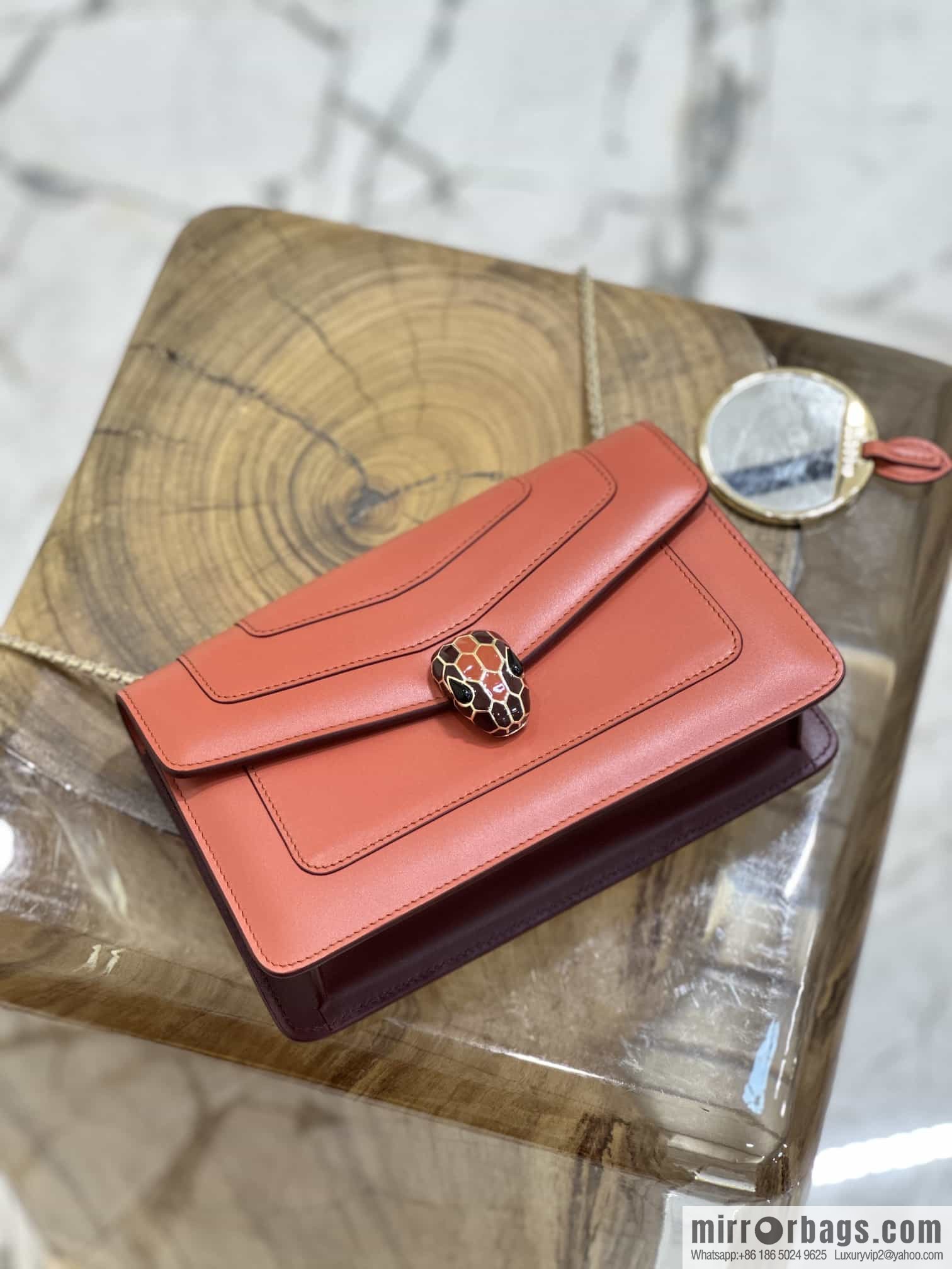 𝘽𝙑𝙇𝙂𝘼𝙍𝙄𝙎𝙀𝙍𝙋𝙀𝙉𝙏𝙄𝙁𝙊𝙍𝙀𝙑𝙀𝙍 counter hot-selling series Serpenti Forever exquisite crossbody bag Model: 38102